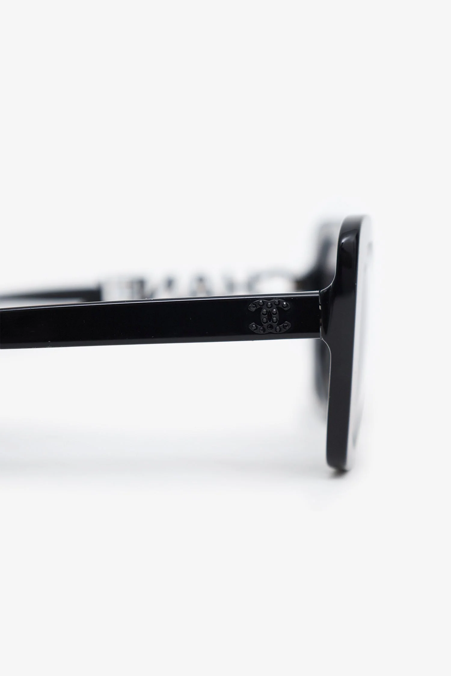 Pre-Loved Chanel™ Black Square Frame Sunglasses - Image 4