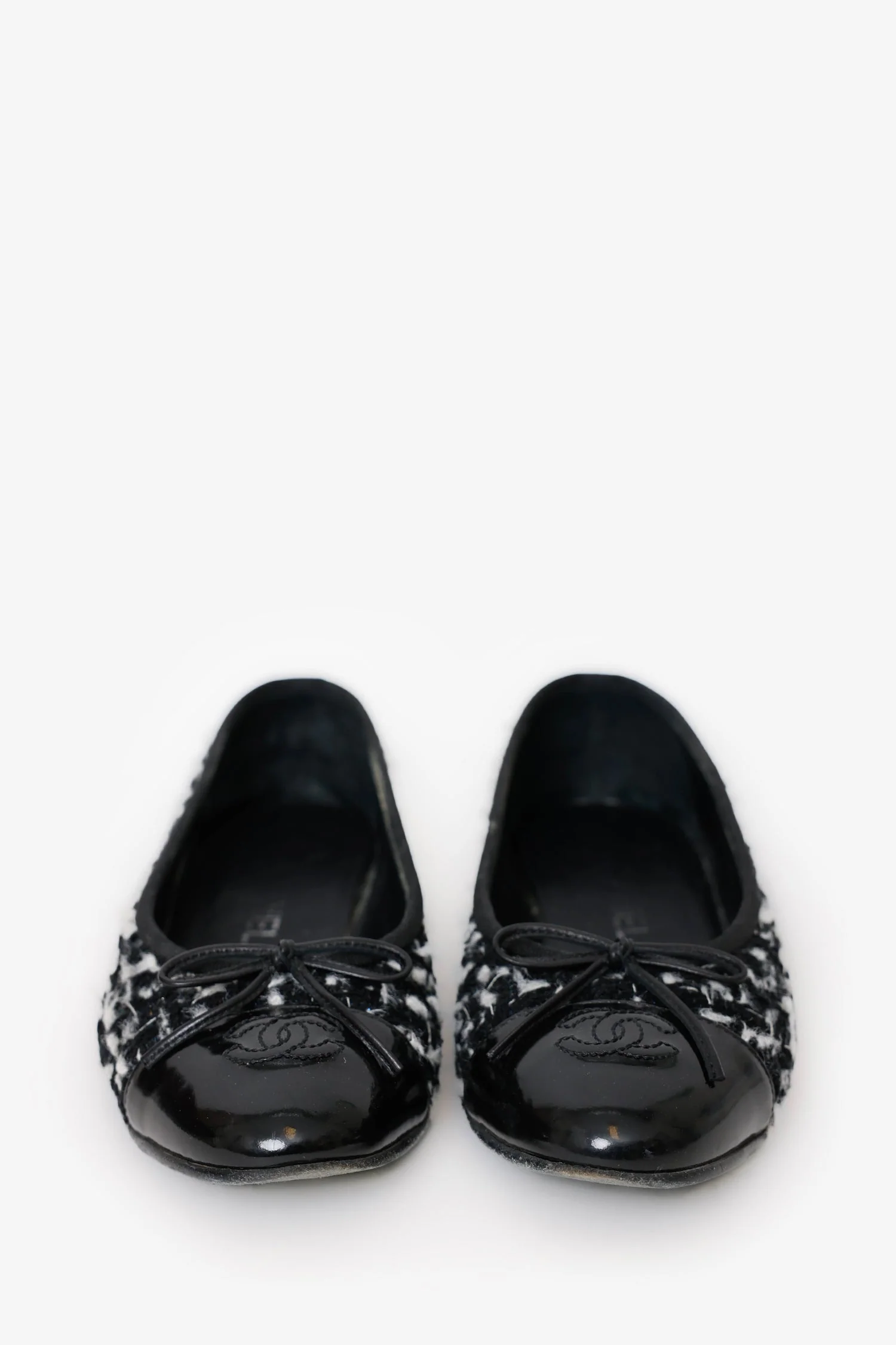 Pre-Loved Chanel™ Black Tweed CC Cap Toe Ballet Flats Size 37 - Image 3
