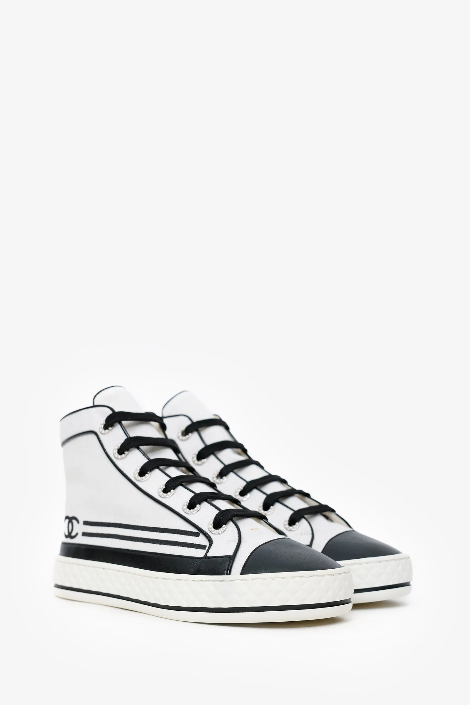 Pre-Loved Chanel™ Black/White High Top Sneakers Size 35.5 - Image 2