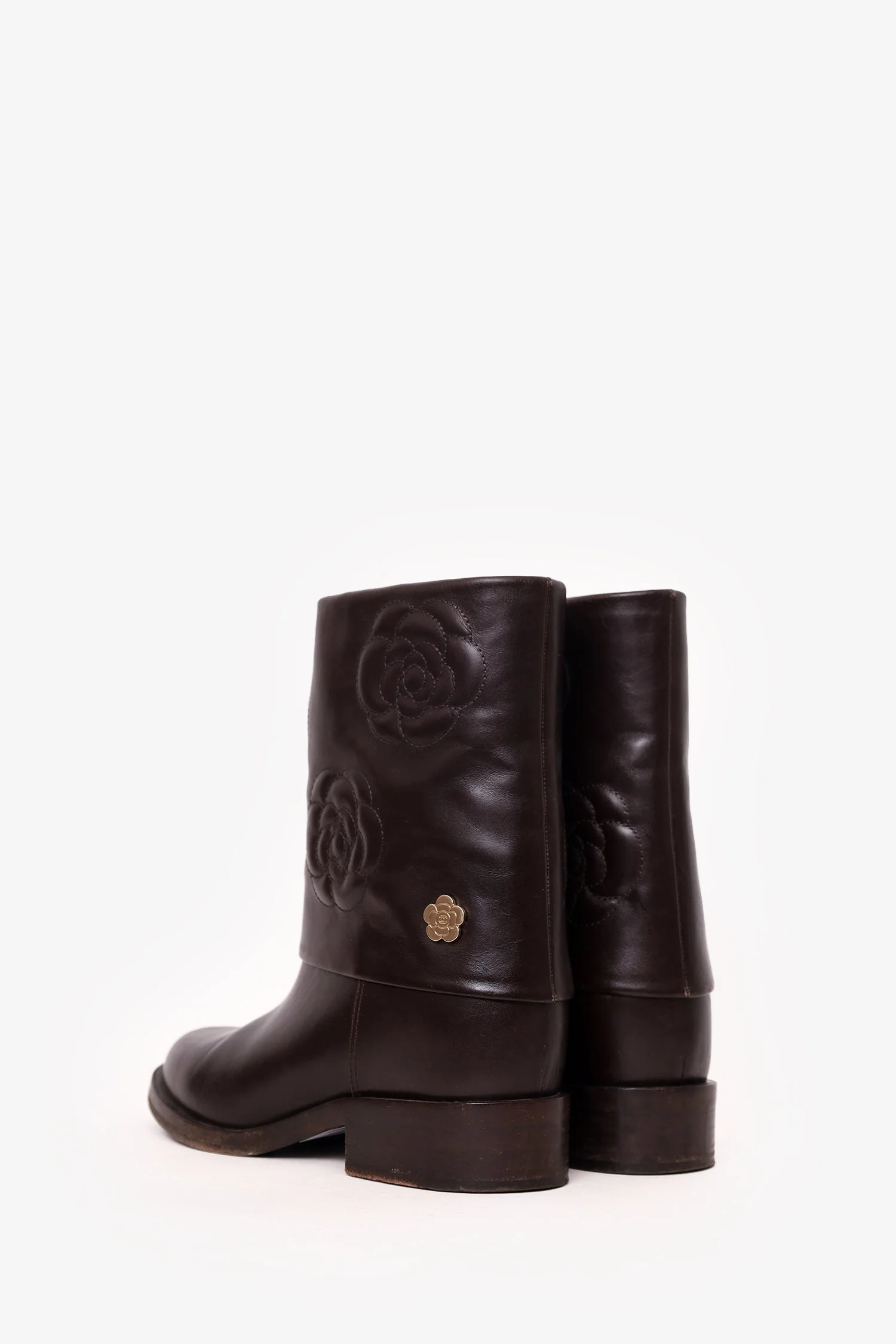 Pre-Loved Chanel™  Brown Leather Camellia Ankle Boots Size 39 - Image 4