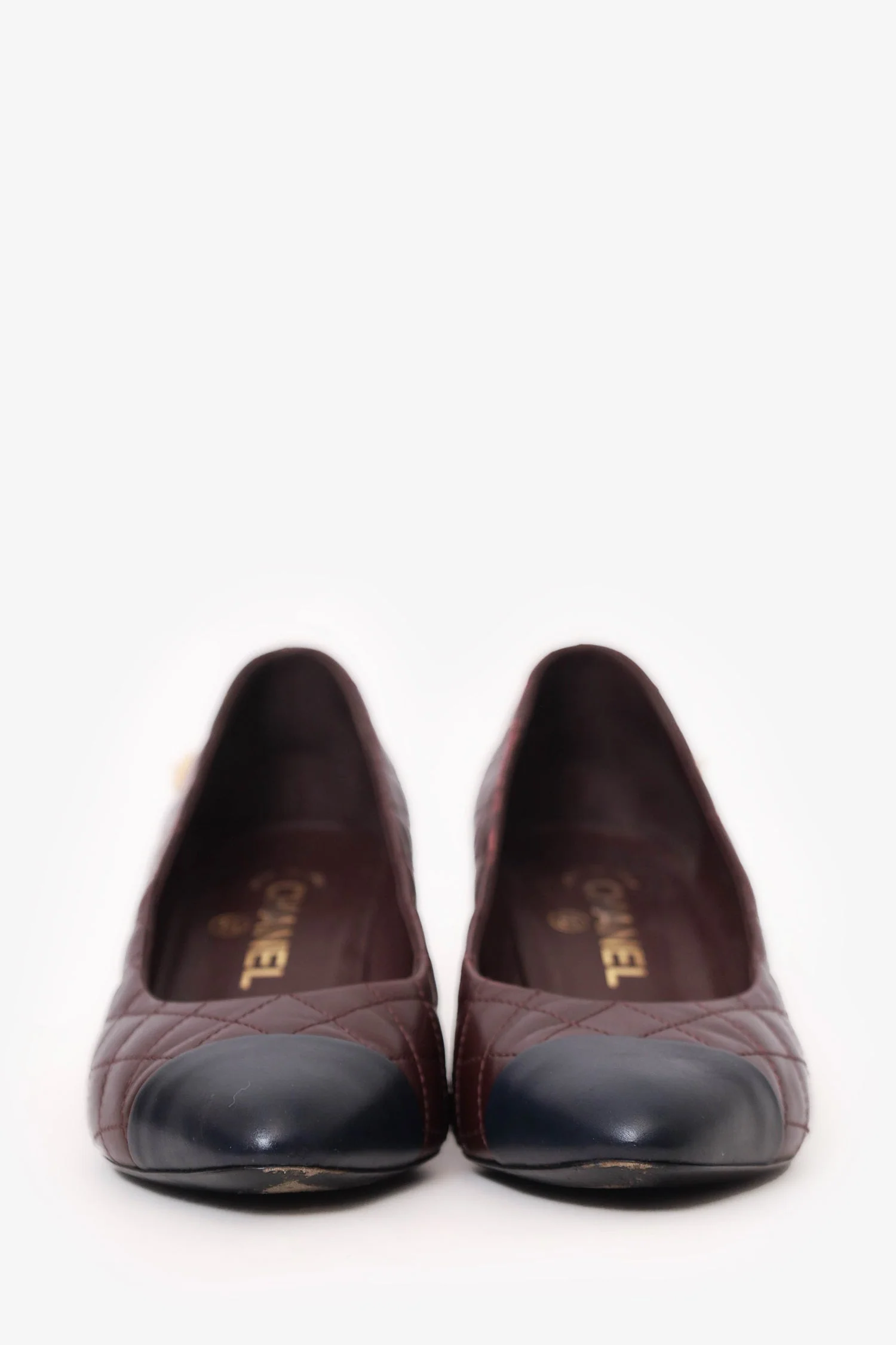 Pre-Loved Chanel™ Burgundy/Navy Blue Quilted and Leather Cap-Toe Pumps Size 36 - Image 3