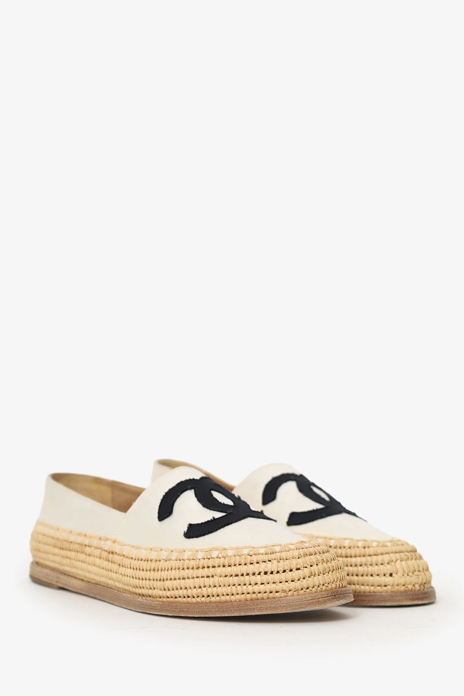 Pre-Loved Chanel™ Cream/Black Leather and Fabric CC Raffia Espadrille Flats Size 39 - Image 2
