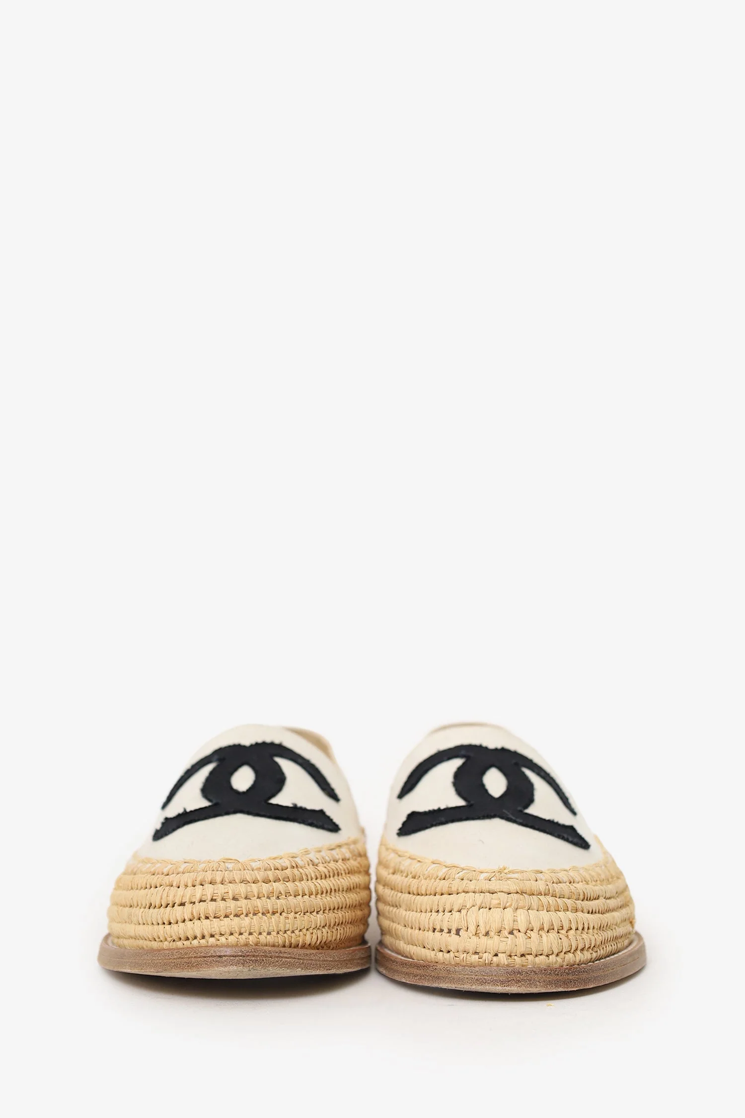 Pre-Loved Chanel™ Cream/Black Leather and Fabric CC Raffia Espadrille Flats Size 39 - Image 3