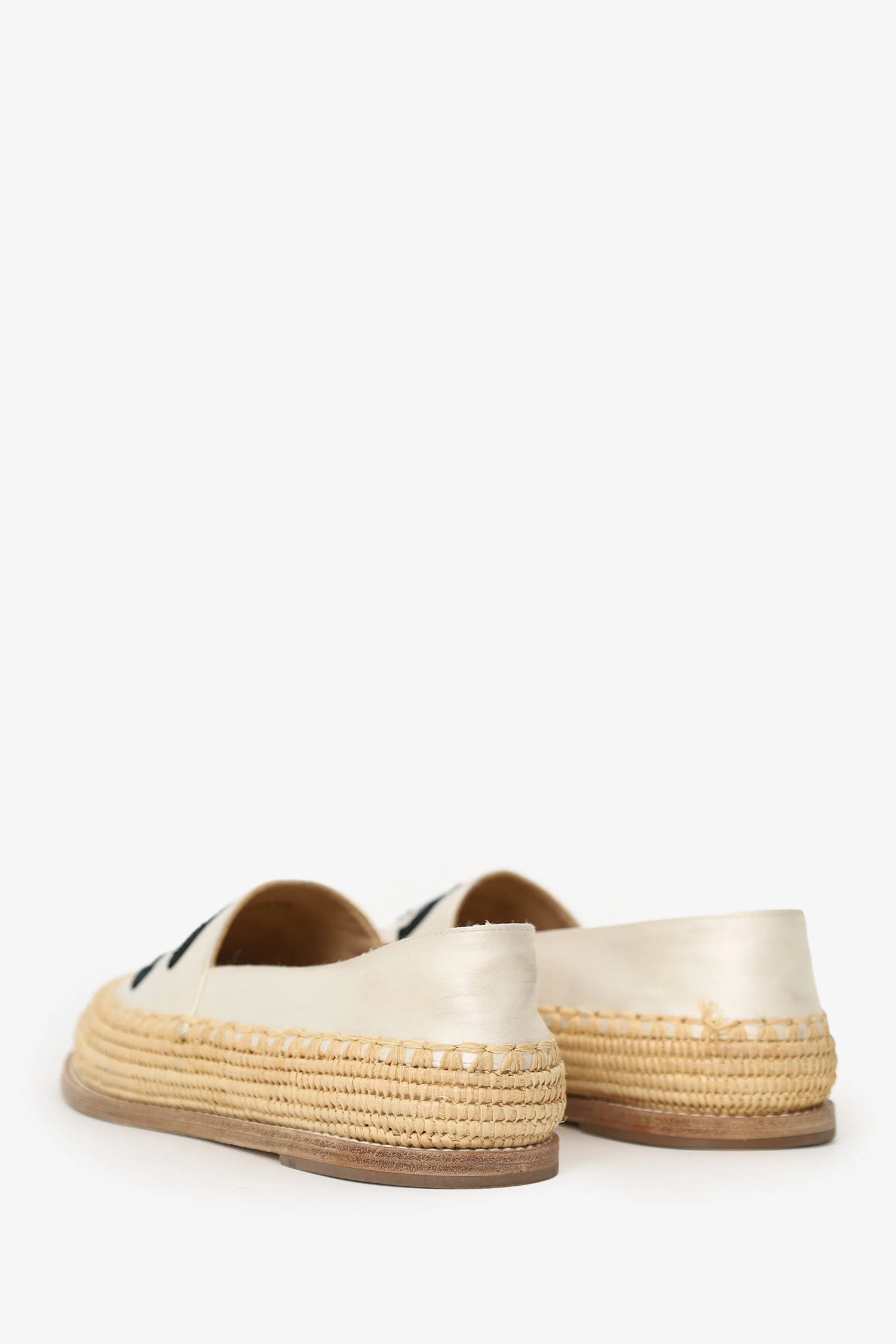 Pre-Loved Chanel™ Cream/Black Leather and Fabric CC Raffia Espadrille Flats Size 39 - Image 4