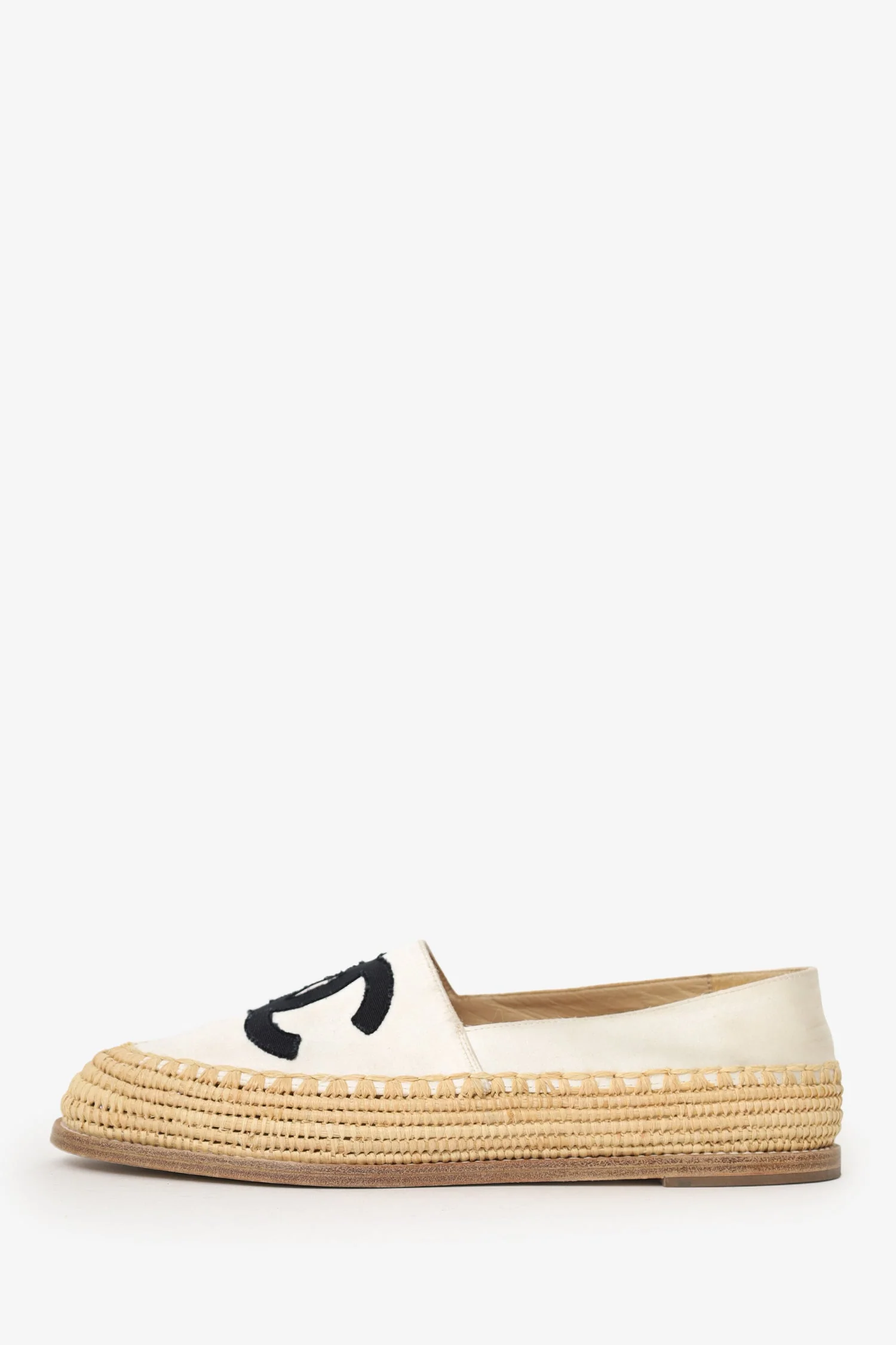 Pre-Loved Chanel™ Cream/Black Leather and Fabric CC Raffia Espadrille Flats Size 39 - Image 5