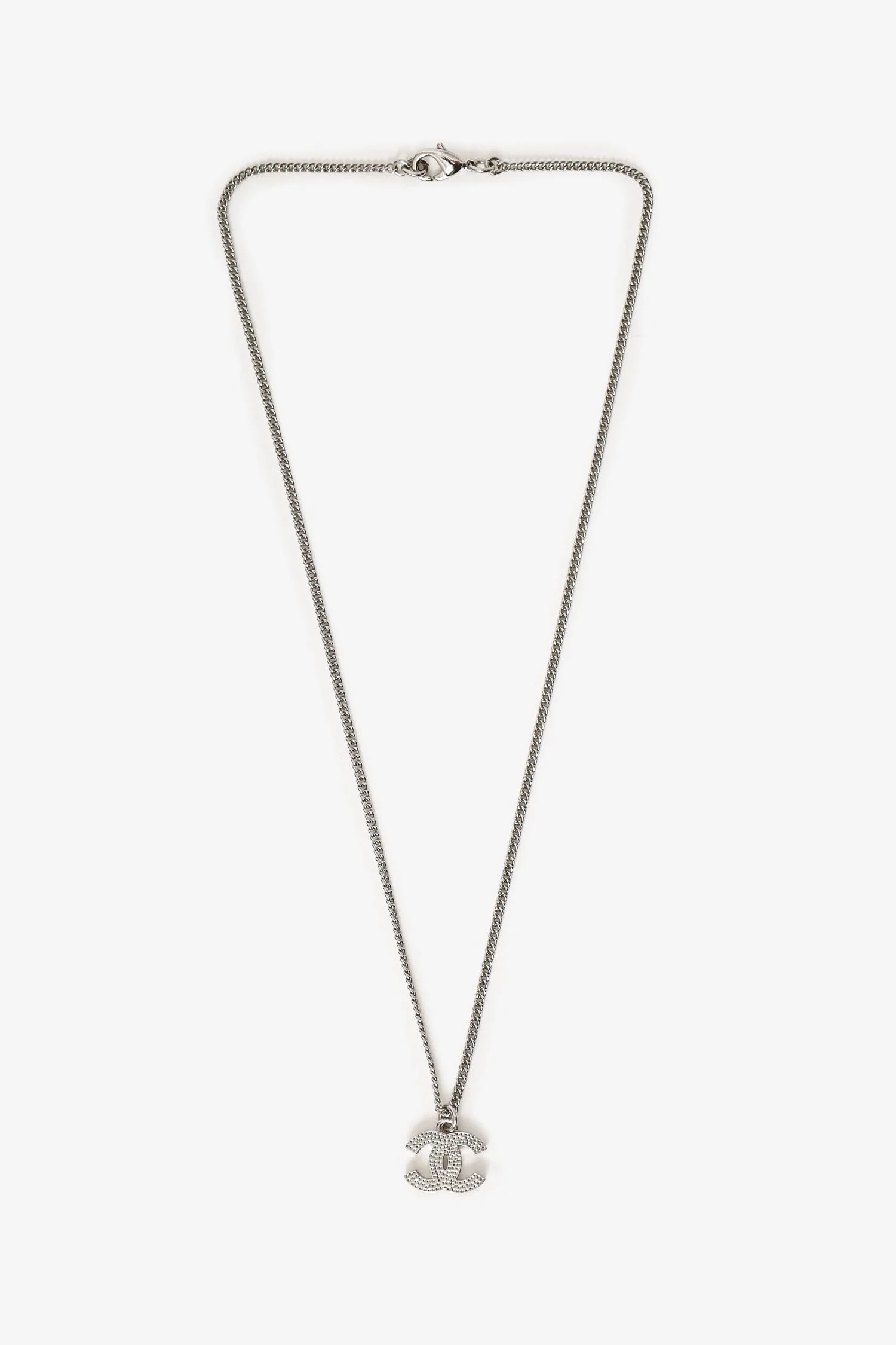 Pre-Loved Chanel™ F12 Silver Tone Double CC Crystal Pendant Necklace - Image 5
