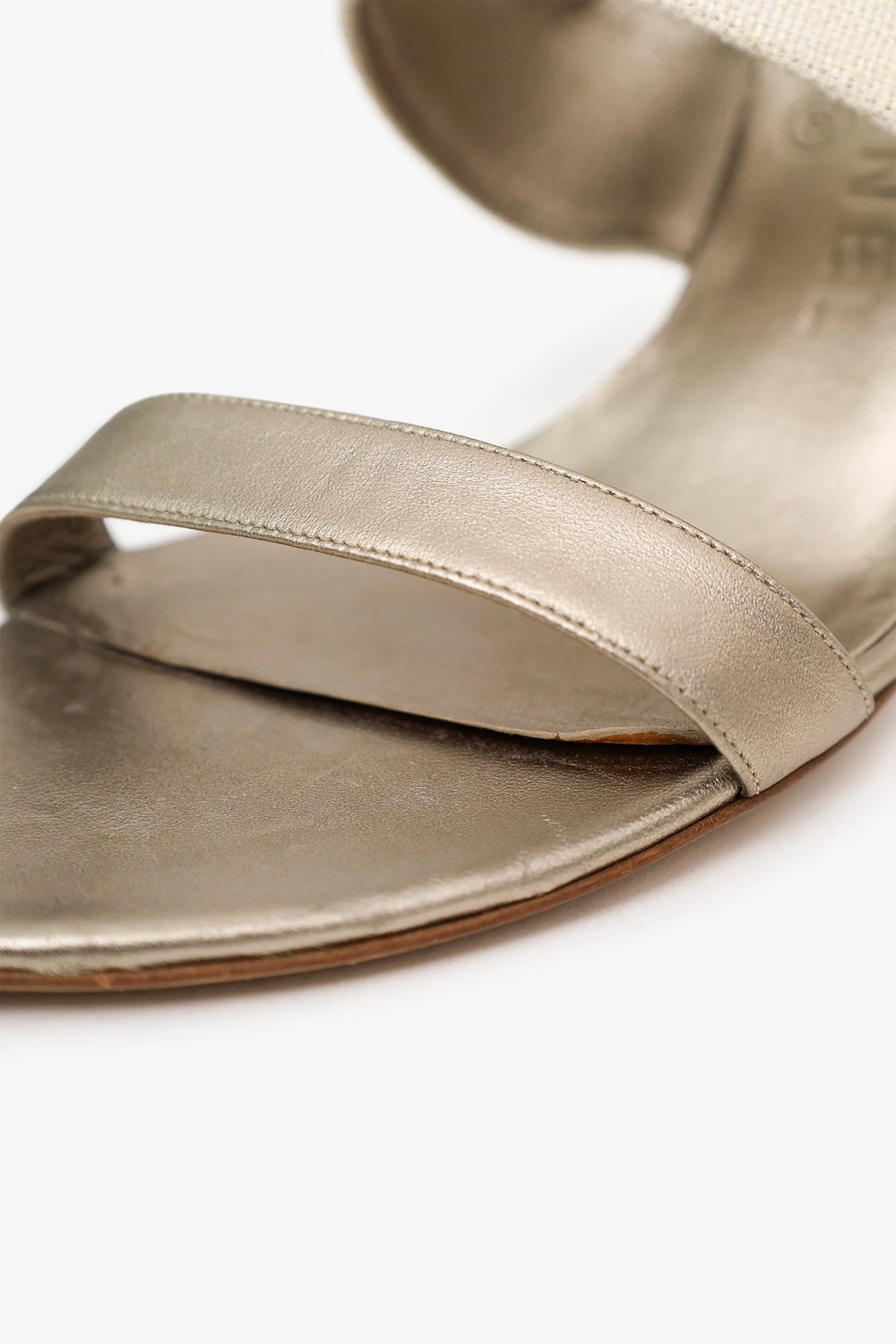 Pre-Loved Chanel™ Gold Metallic Leather/Canvas Slingback Heels Size 40 - Image 7