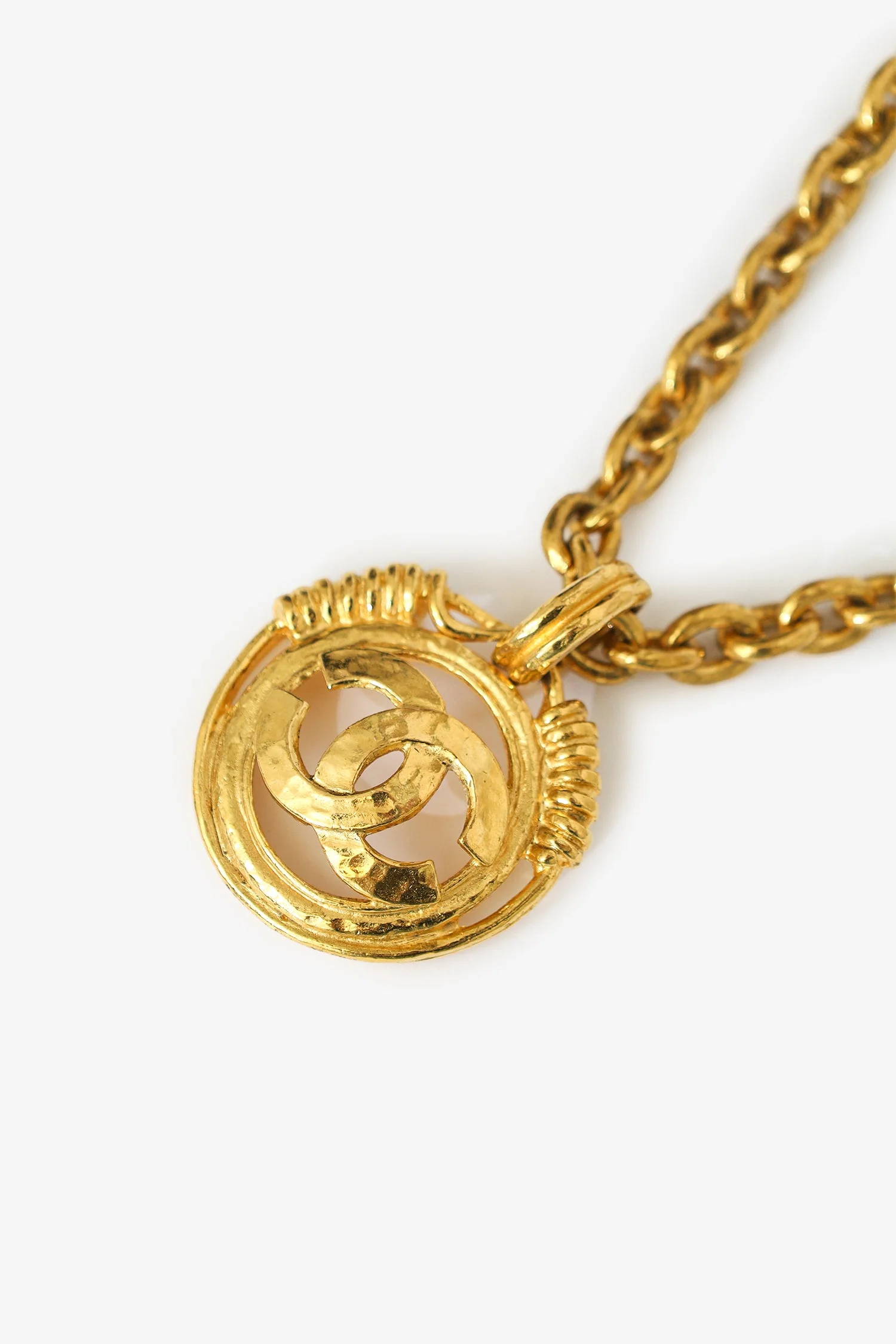 Pre-Loved Chanel™ Gold-tone 1994 Medallion CC Pendant Necklace - Image 2
