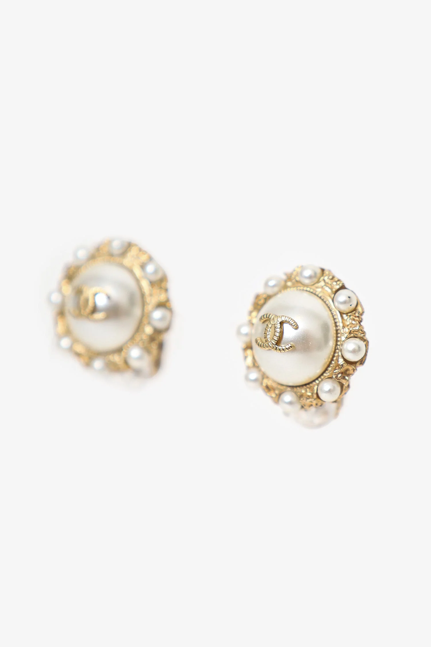 Pre-Loved Chanel™ Gold Tone Faux Pearl CC Logo Stud Earrings - Image 2