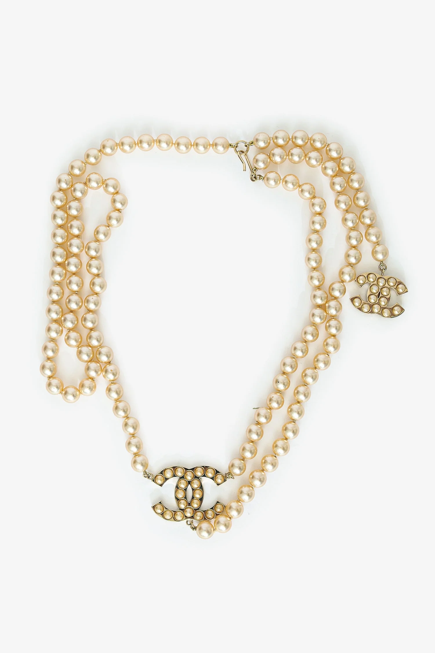 Pre-Loved Chanel™ Gold-tone Pearl CC Chain Necklace 94cm - Image 2