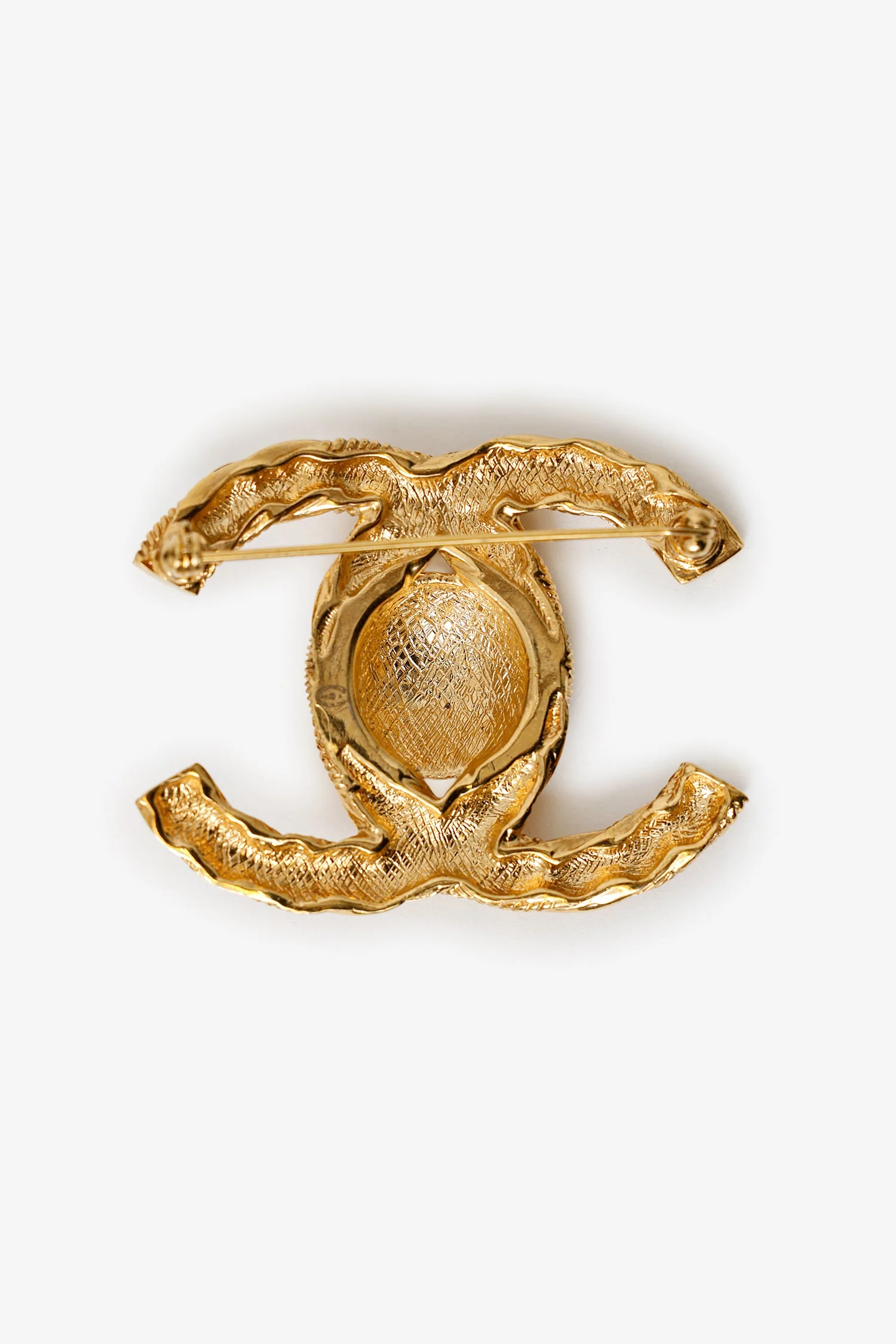 Pre-Loved Chanel™ Gold Tone Twisted CC Brooch - Image 2