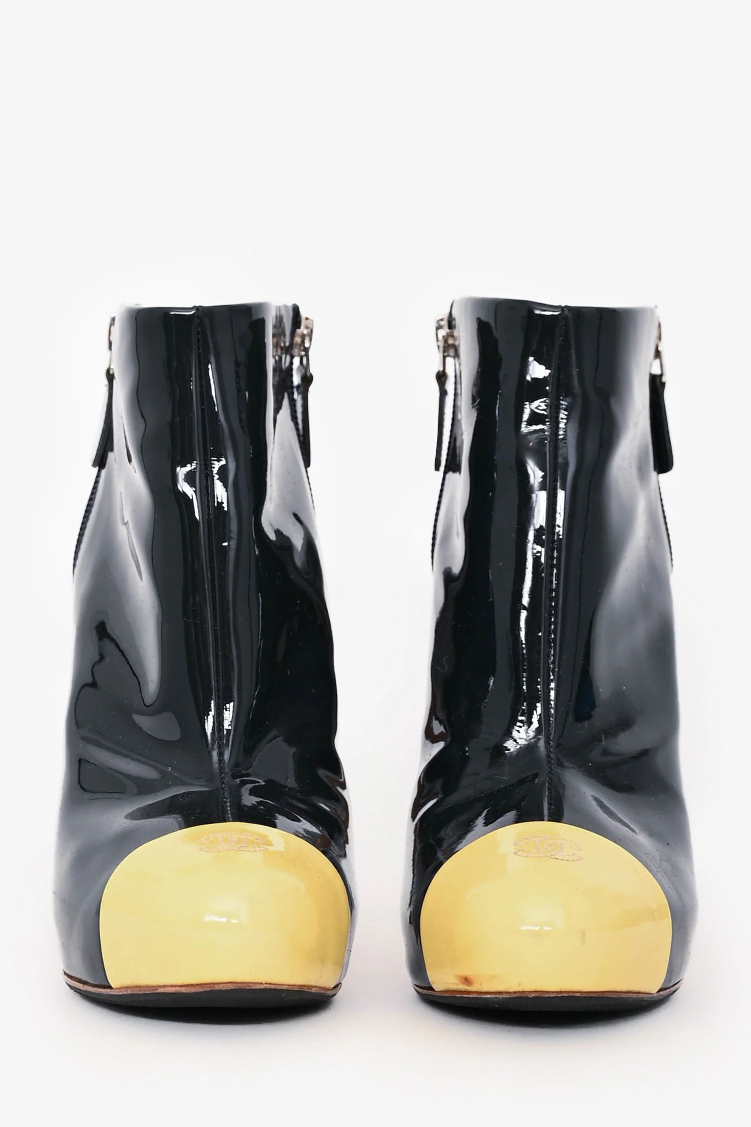 Pre-Loved Chanel™ Green/Cream Patent Leather Ankle Boots Size 37C - Image 3