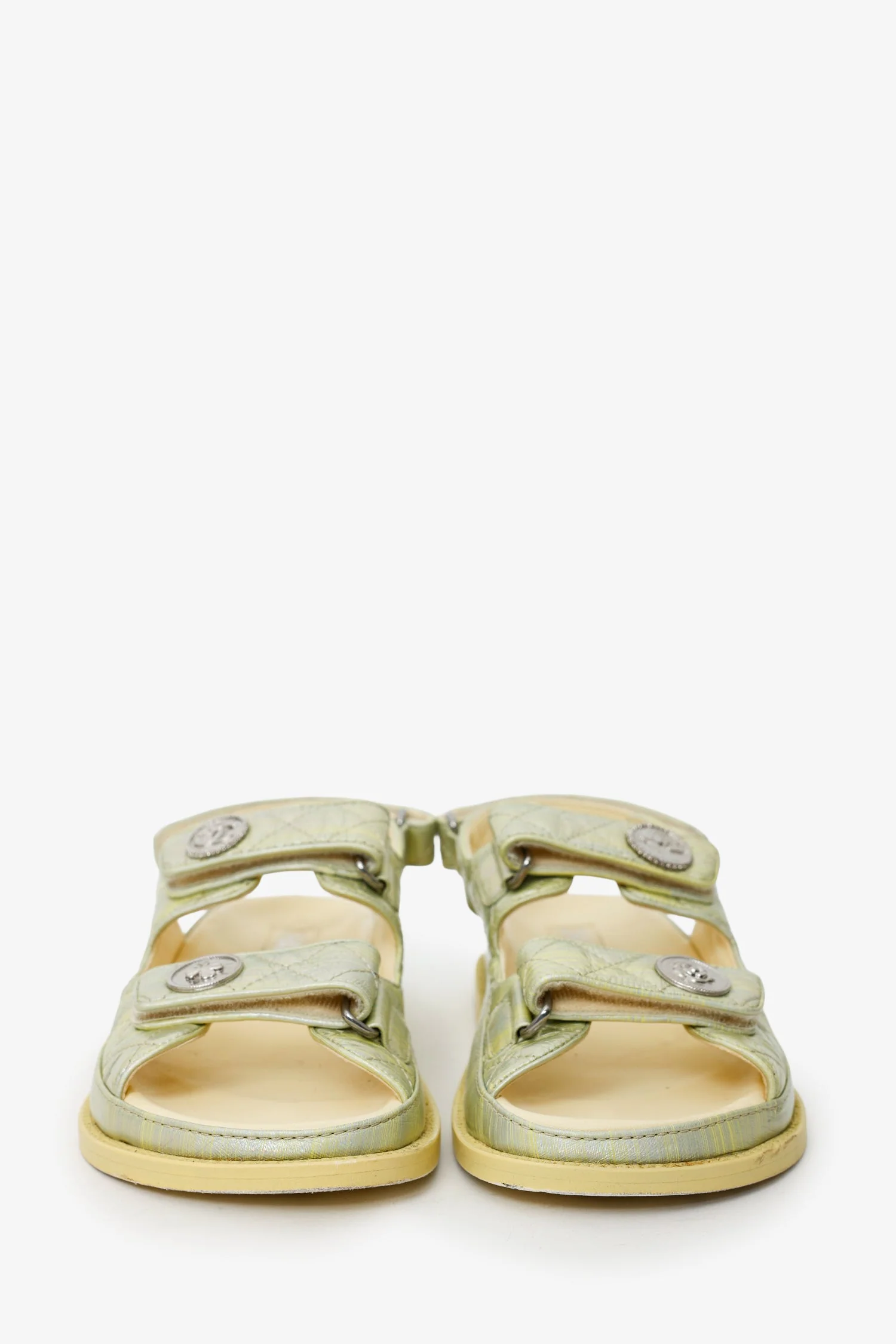 Pre-Loved Chanel™ Green Leather Interlocking CC Logo Slingback Sandals Size 36.5 - Image 3