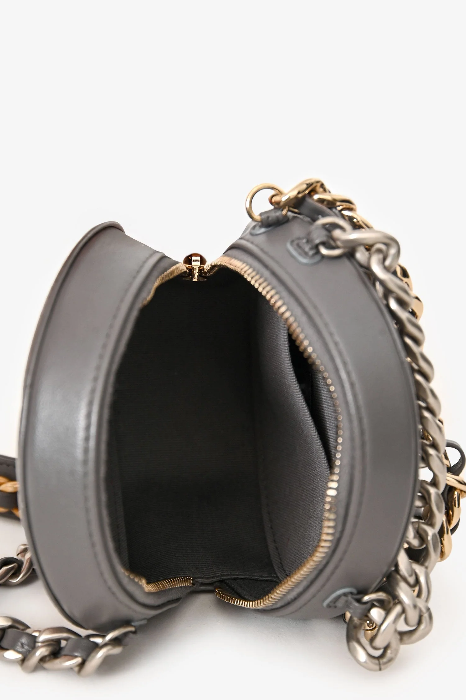 Pre-Loved Chanel™ Grey Lambskin 19 Round Crossbody Silver Hardware - Image 6