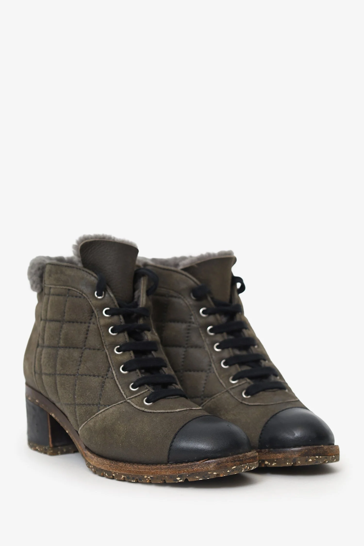 Pre-Loved Chanel Grey Suede Quilted Boots Size 36.5 - Image 2