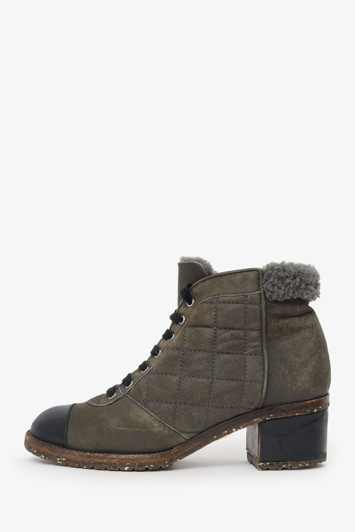 Pre-Loved Chanel Grey Suede Quilted Boots Size 36.5 - Image 4