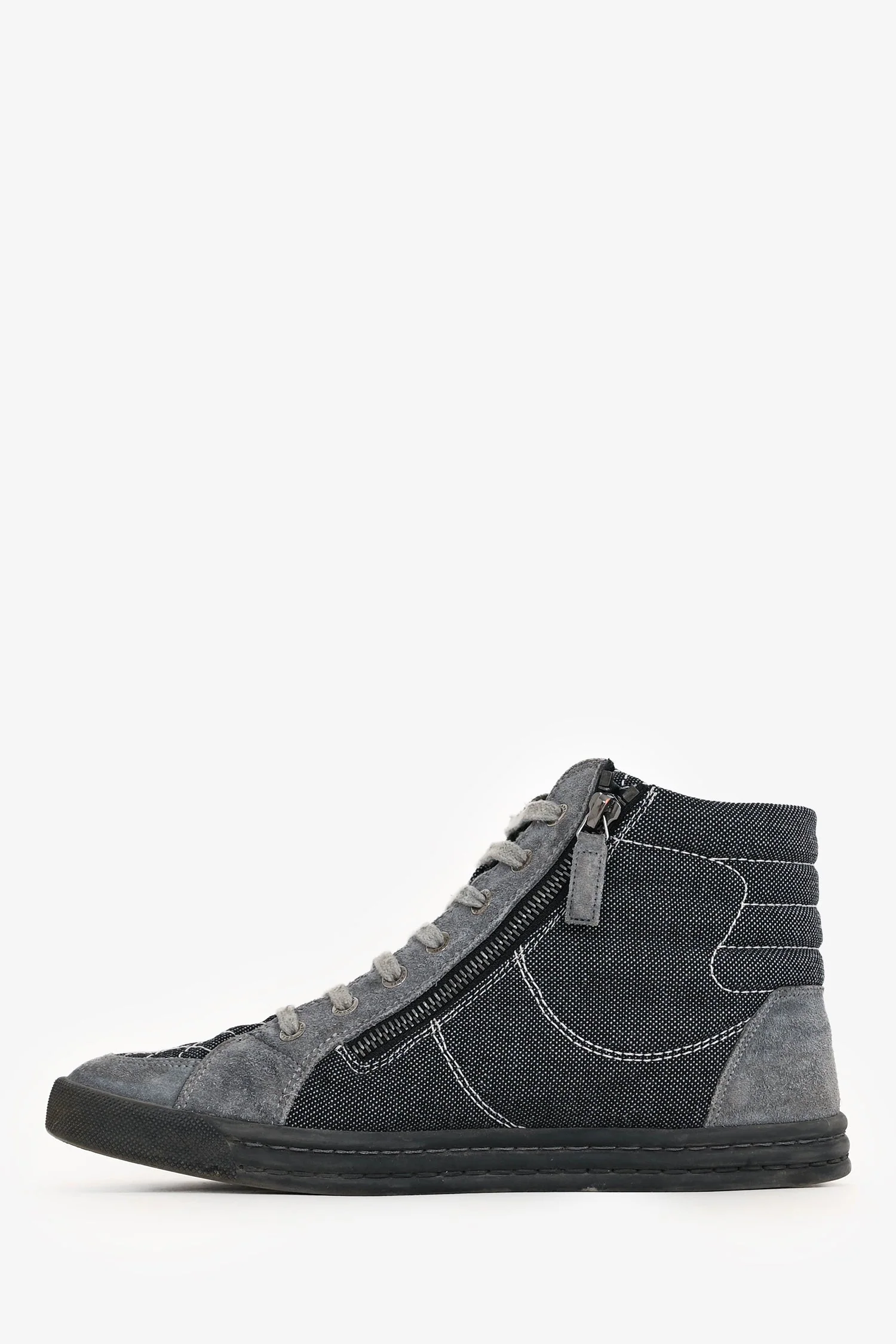 Pre-Loved Chanel™ Grey/White Stitch Detail Mid Top Sneakers Size 39.5 - Image 4