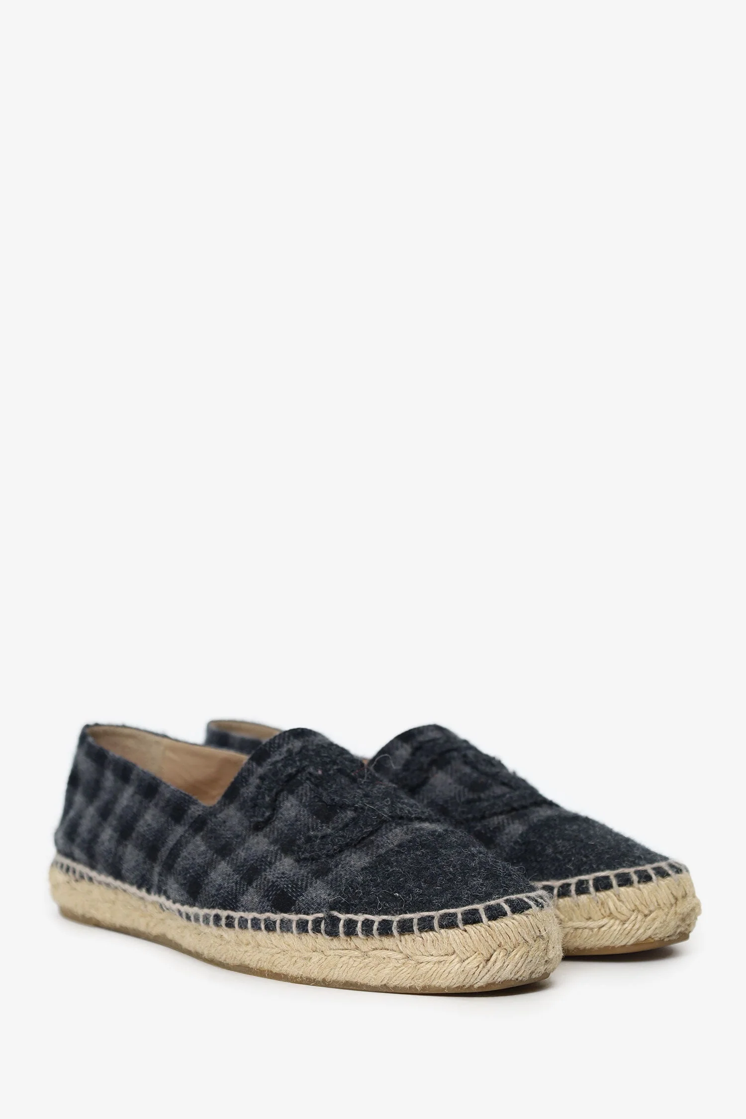 Pre-Loved Chanel™ Grey Wool Plaid CC Logo Espadrilles Size 41 - Image 2