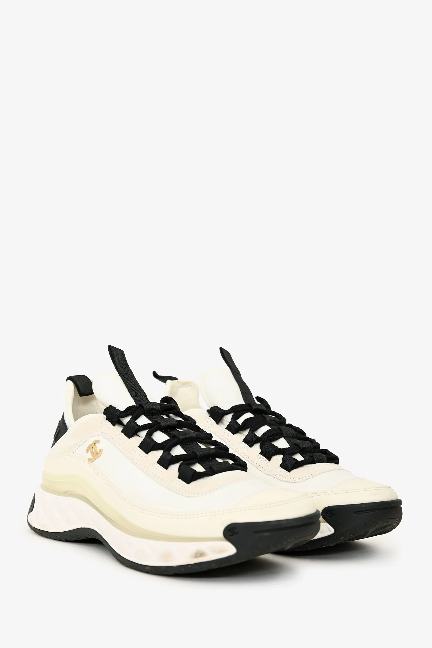 Pre-Loved Chanel™ Ivory/Black Velvet/Calfskin Mixed Fibres CC Sneakers Size 38.5 - Image 2