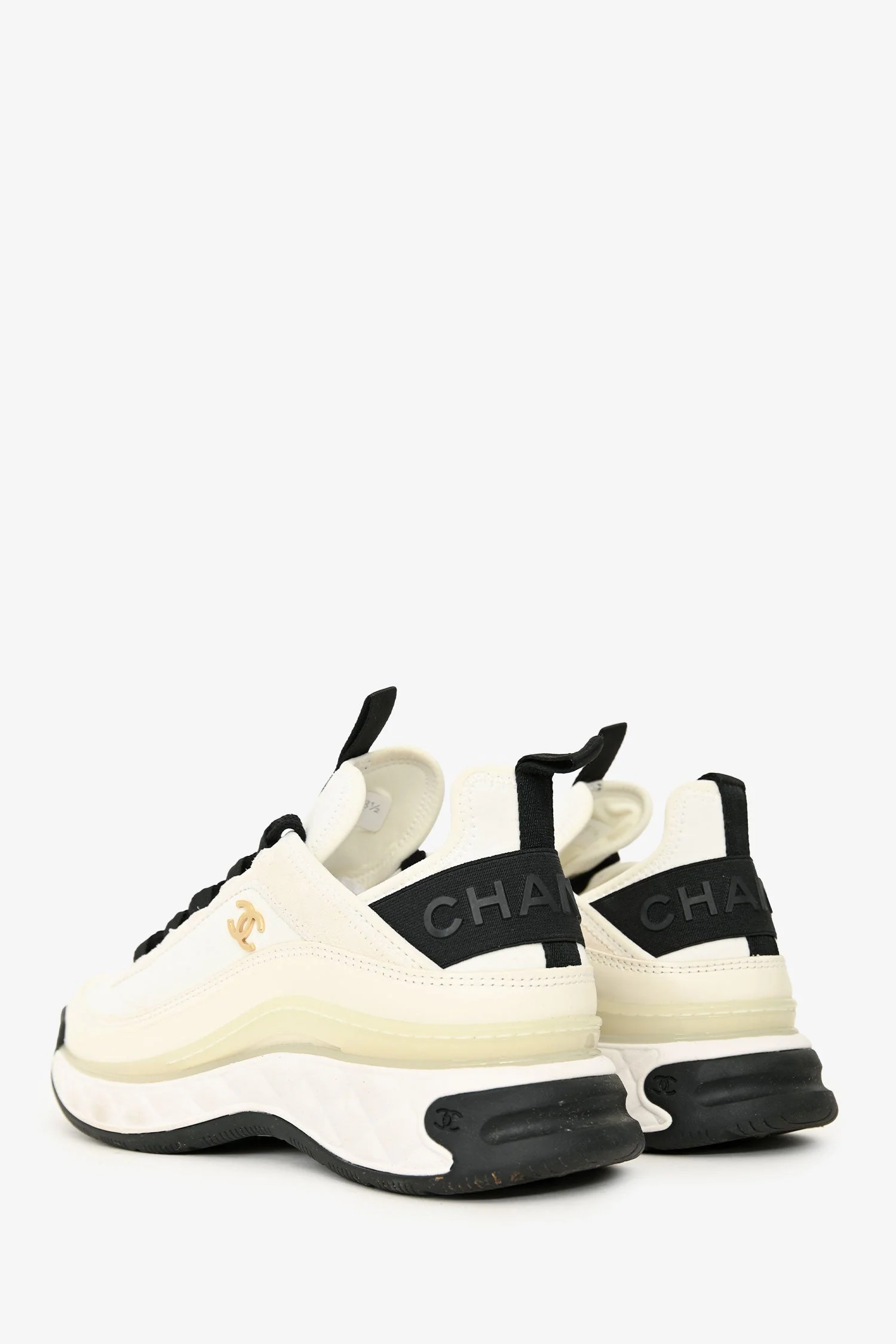 Pre-Loved Chanel™ Ivory/Black Velvet/Calfskin Mixed Fibres CC Sneakers Size 38.5 - Image 4