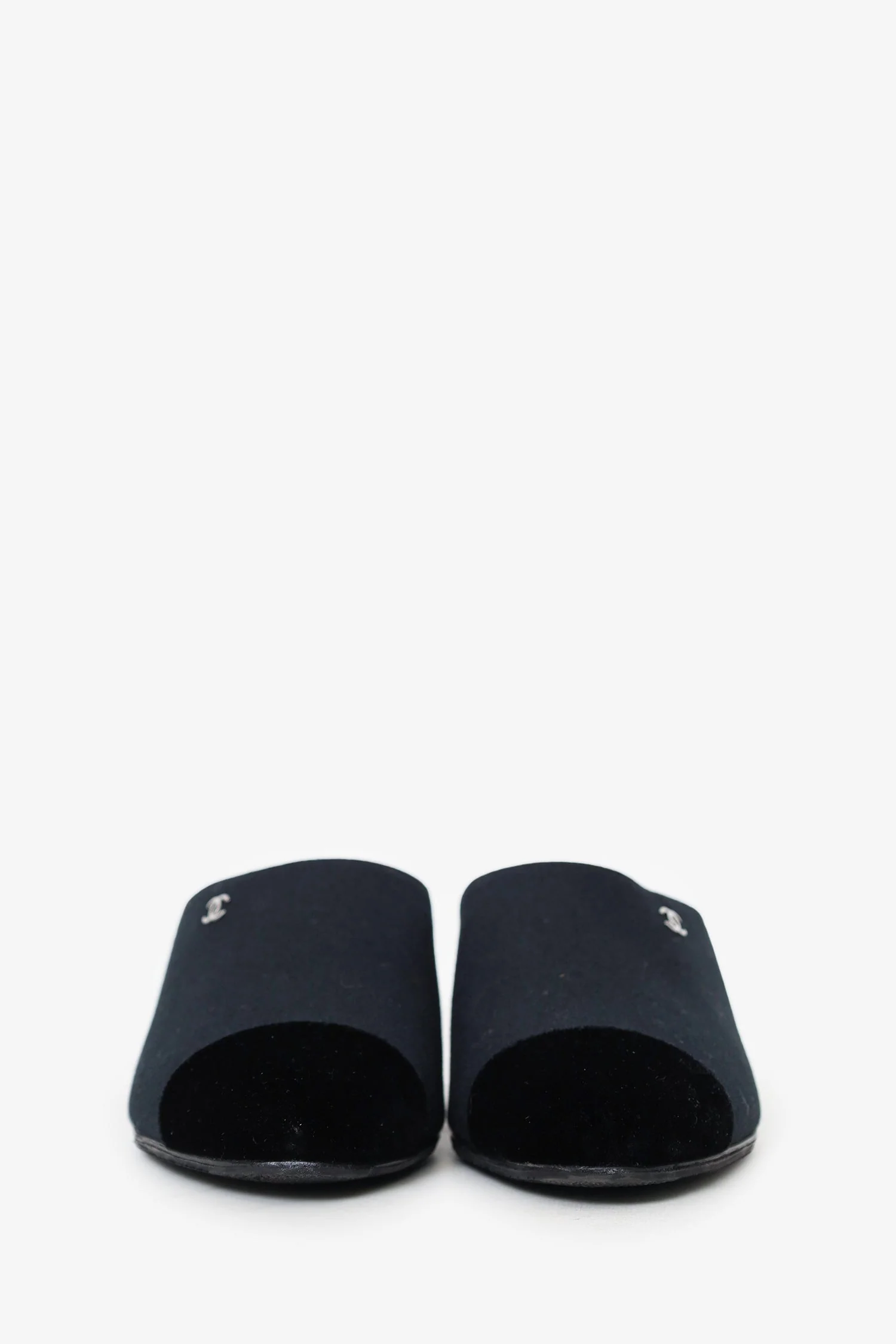 Pre-Loved Chanel™ Navy/Black Fabric/Velvet CC Cap Toe Mules Size 38.5 - Image 3
