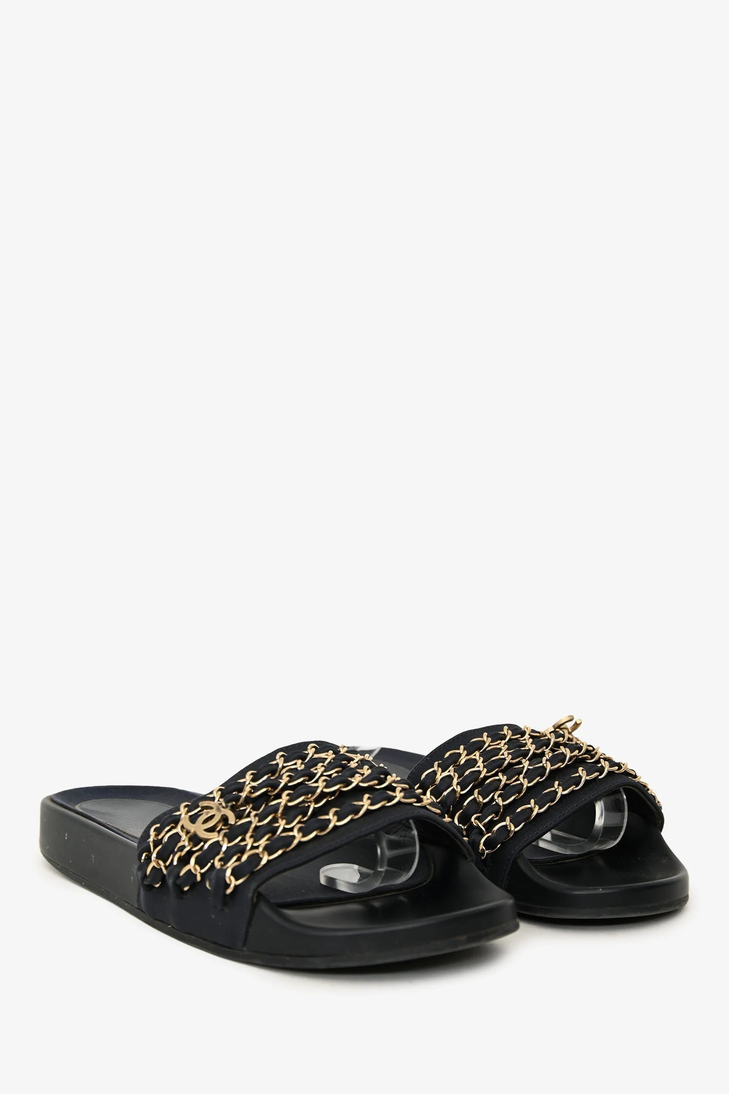 Pre-Loved Chanel™ Navy Chain Embellished CC Sandals Size 39 - Image 2