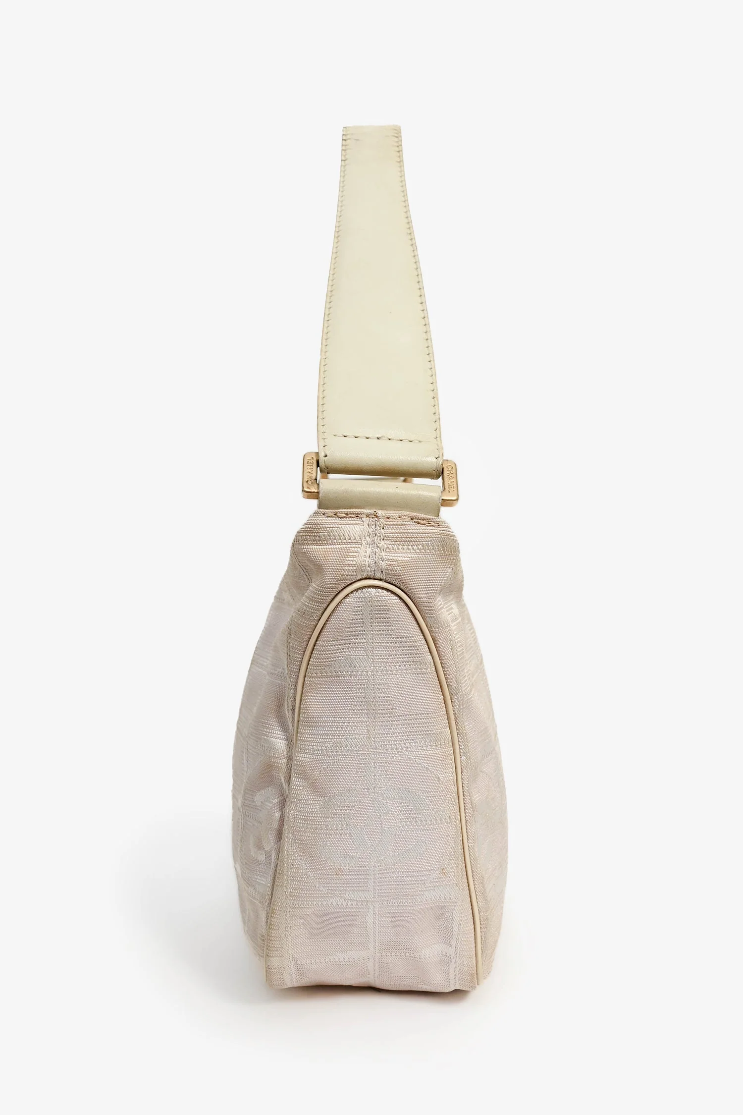 Pre-Loved Chanel™ Pink Nylon Travel Ligne Shoulder Bag - Image 3