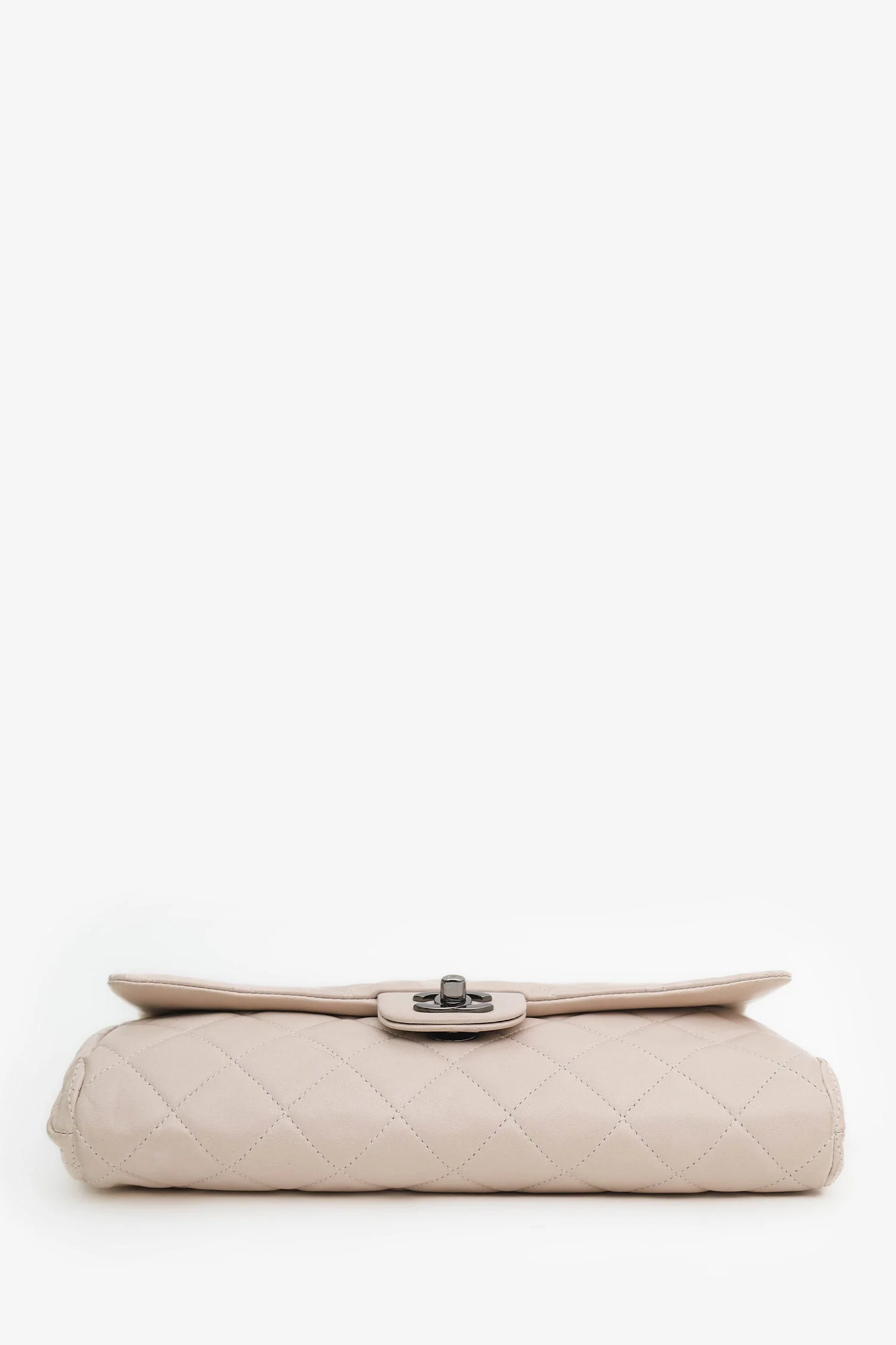 Chanel™ Pink Quilted Lambskin Clutch on Chain (Pre-Loved) - Image 5