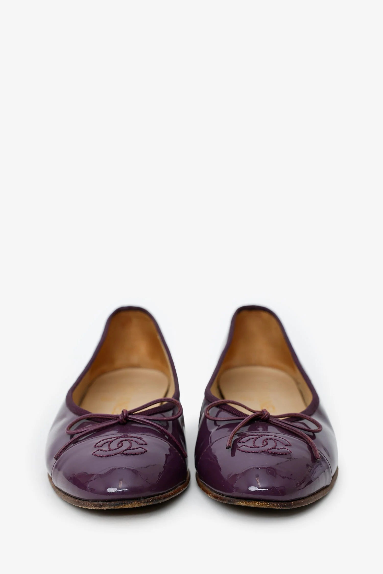 Pre-Loved Chanel™ Purple Patent Leather CC Ballet Flats Size 38 - Image 3