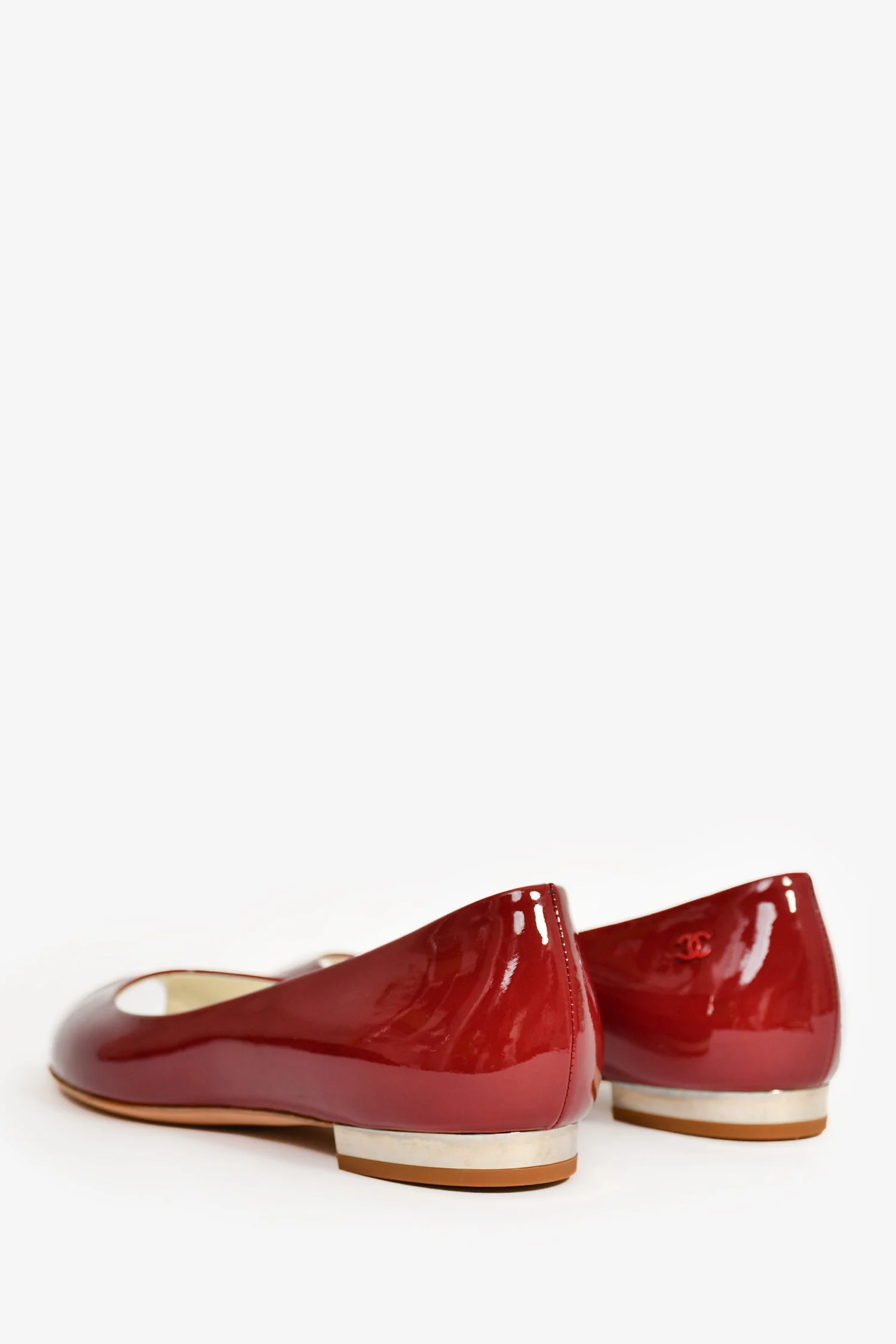 Pre-Loved Chanel™ Red Patent Leather Peep Toe Flats Size 36 - Image 5
