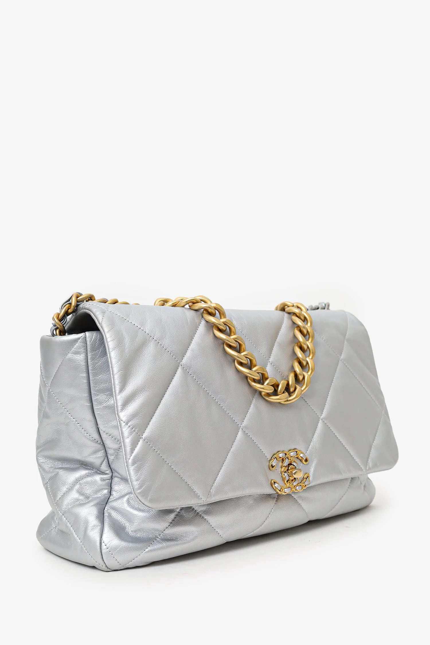 Pre-Loved Chanel™ Silver Leather Maxi 19 Flap - Image 3