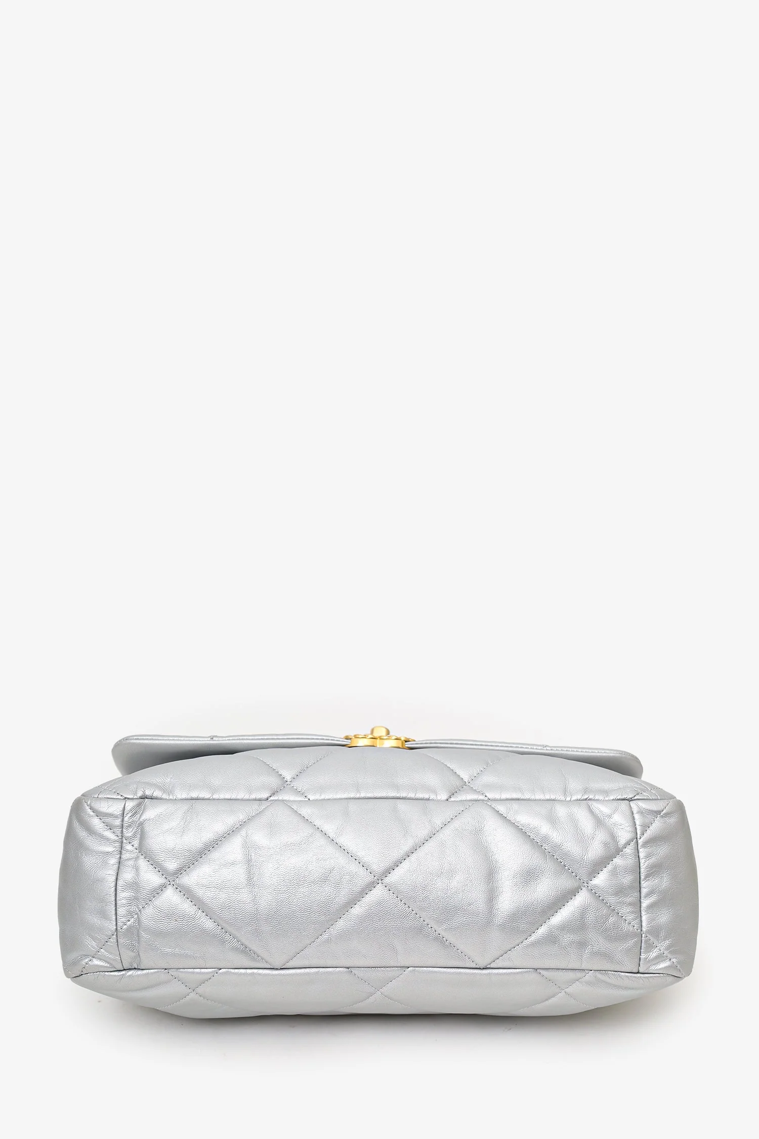 Pre-Loved Chanel™ Silver Leather Maxi 19 Flap - Image 7