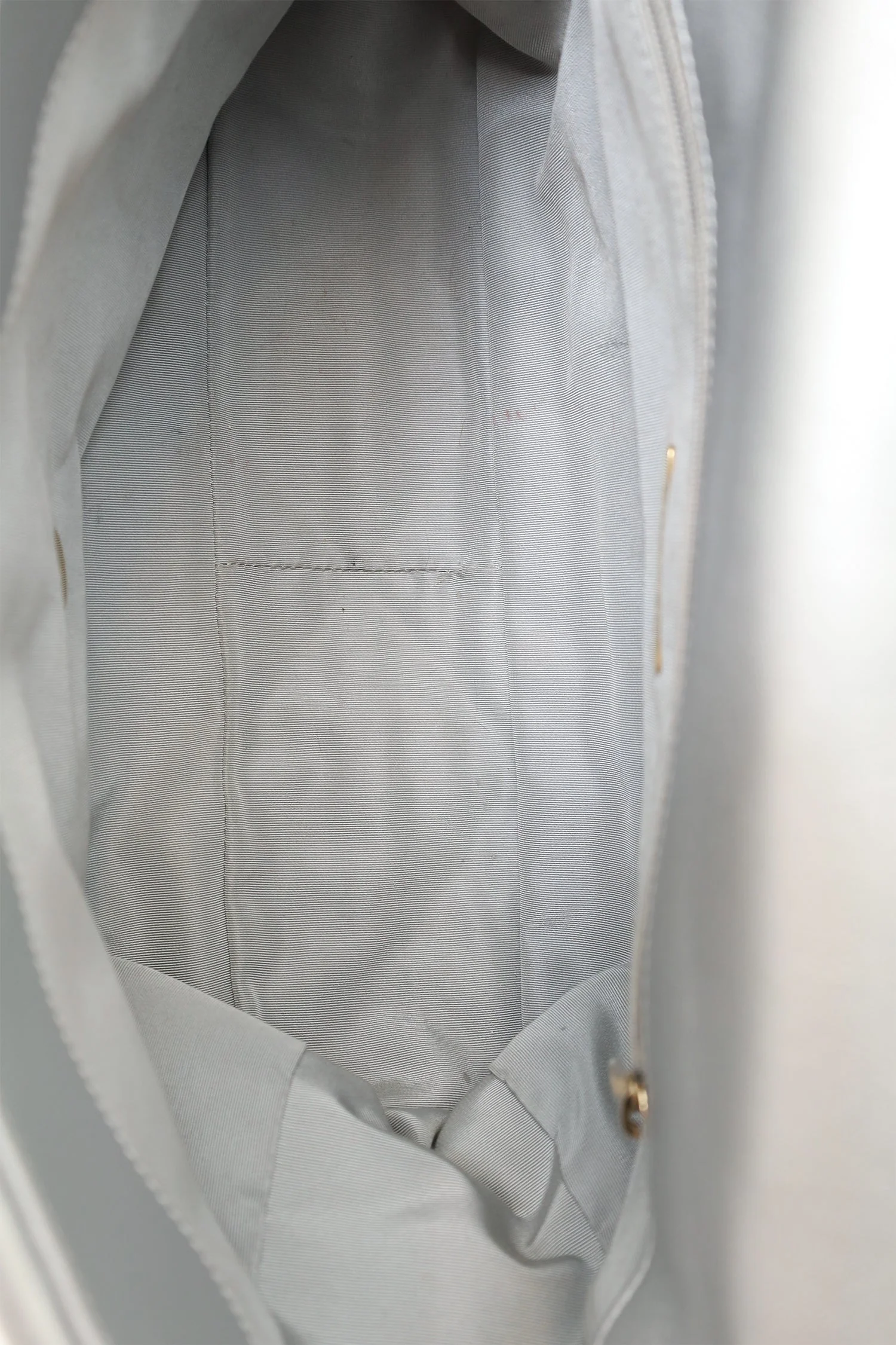 Pre-Loved Chanel™ Silver Leather Maxi 19 Flap - Image 8