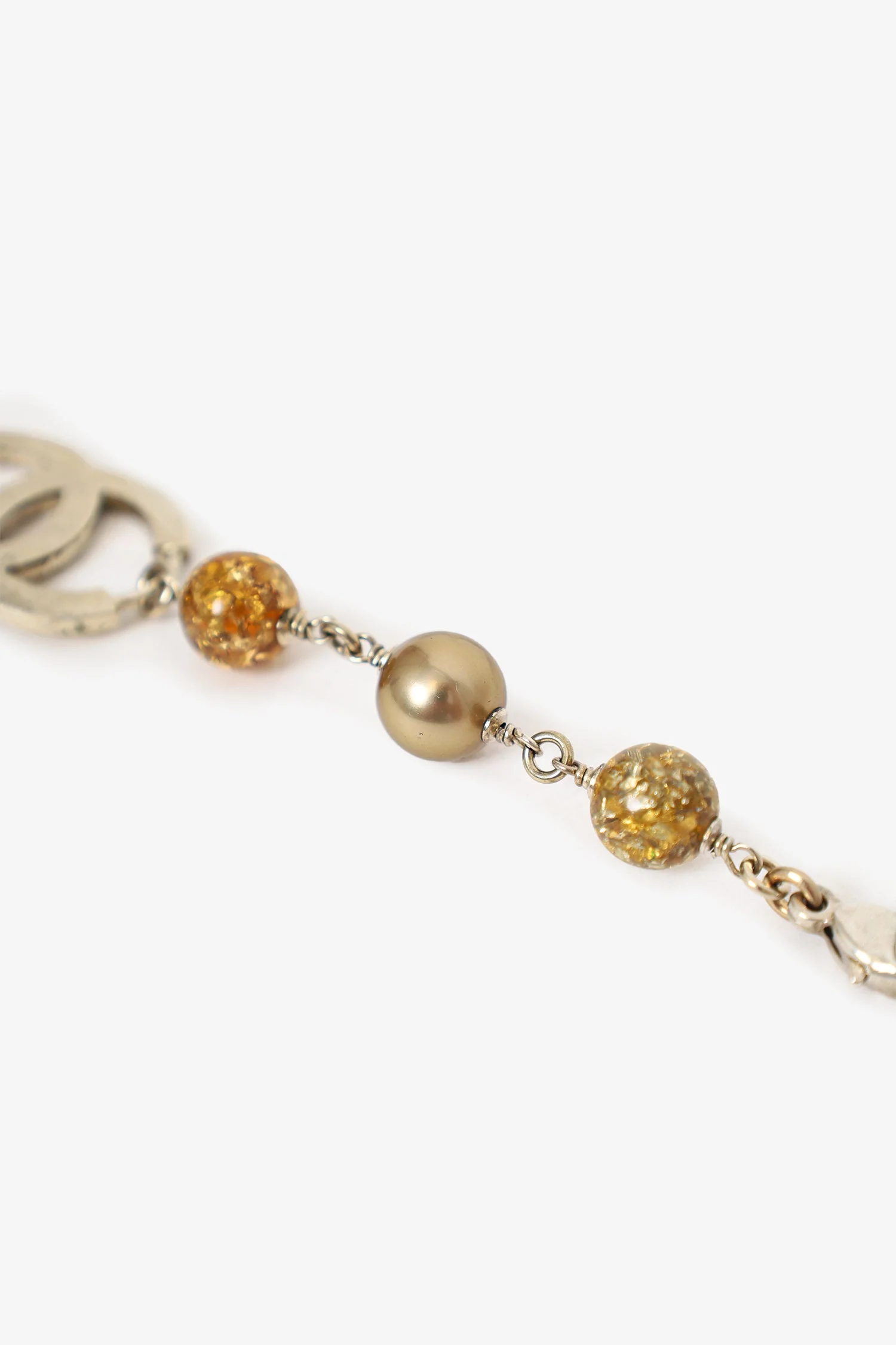 Pre-Loved Chanel™ Silver Tone Clear Resin Bead and Pearl Bracelet - Image 4
