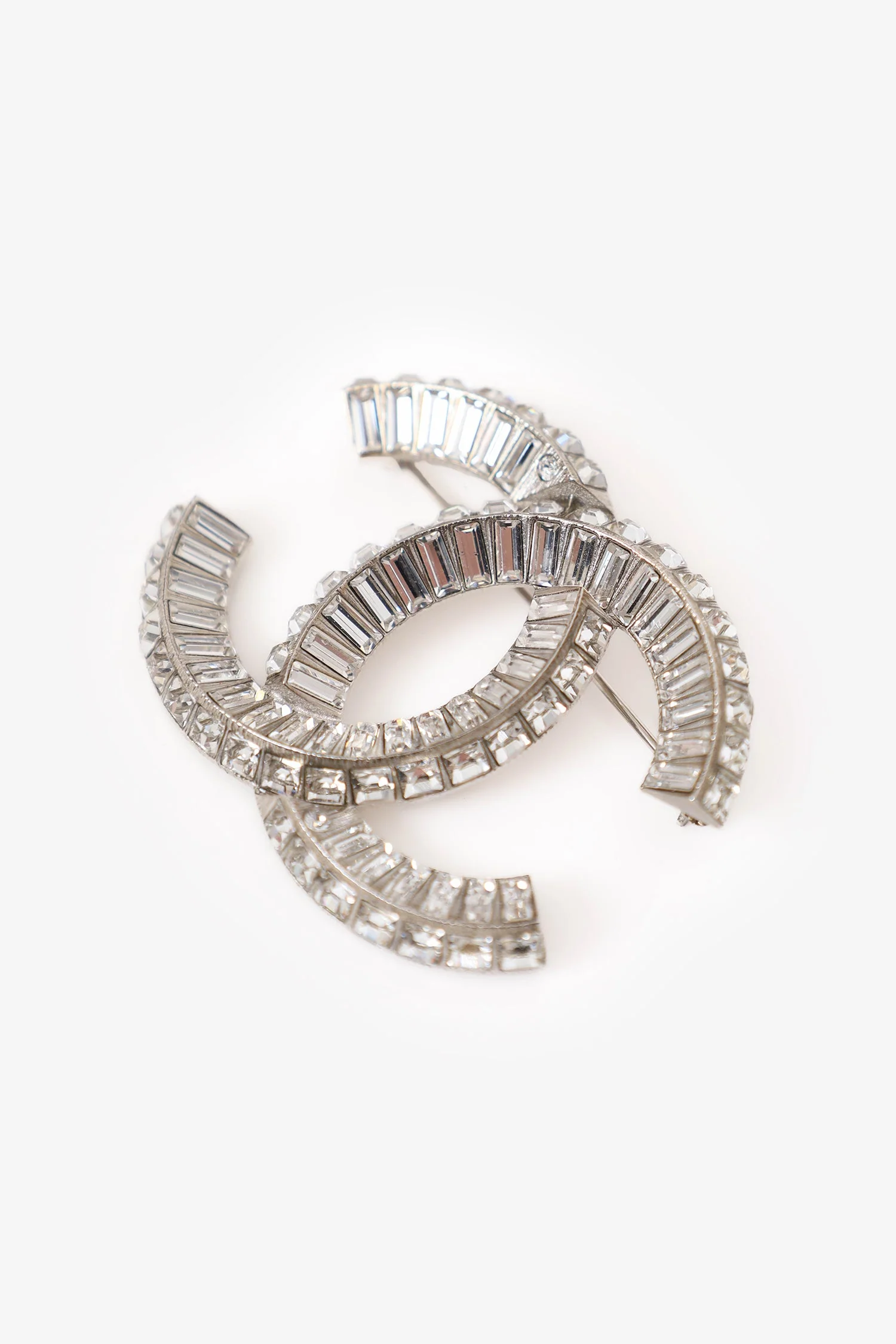 Pre-Loved Chanel™ Silver Tone Crystal Embellished CC Brooch - Image 2