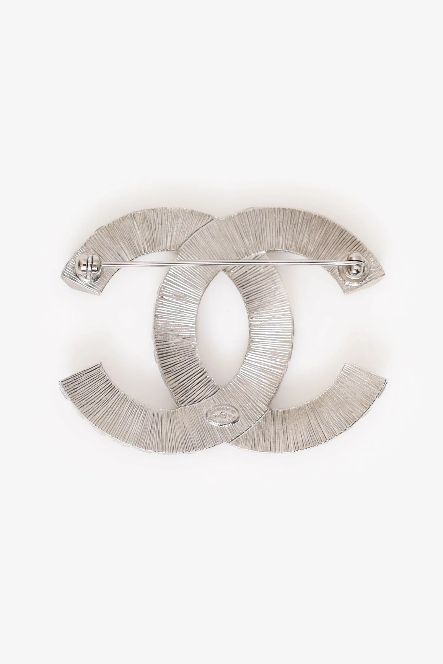 Pre-Loved Chanel™ Silver Tone Crystal Embellished CC Brooch - Image 3