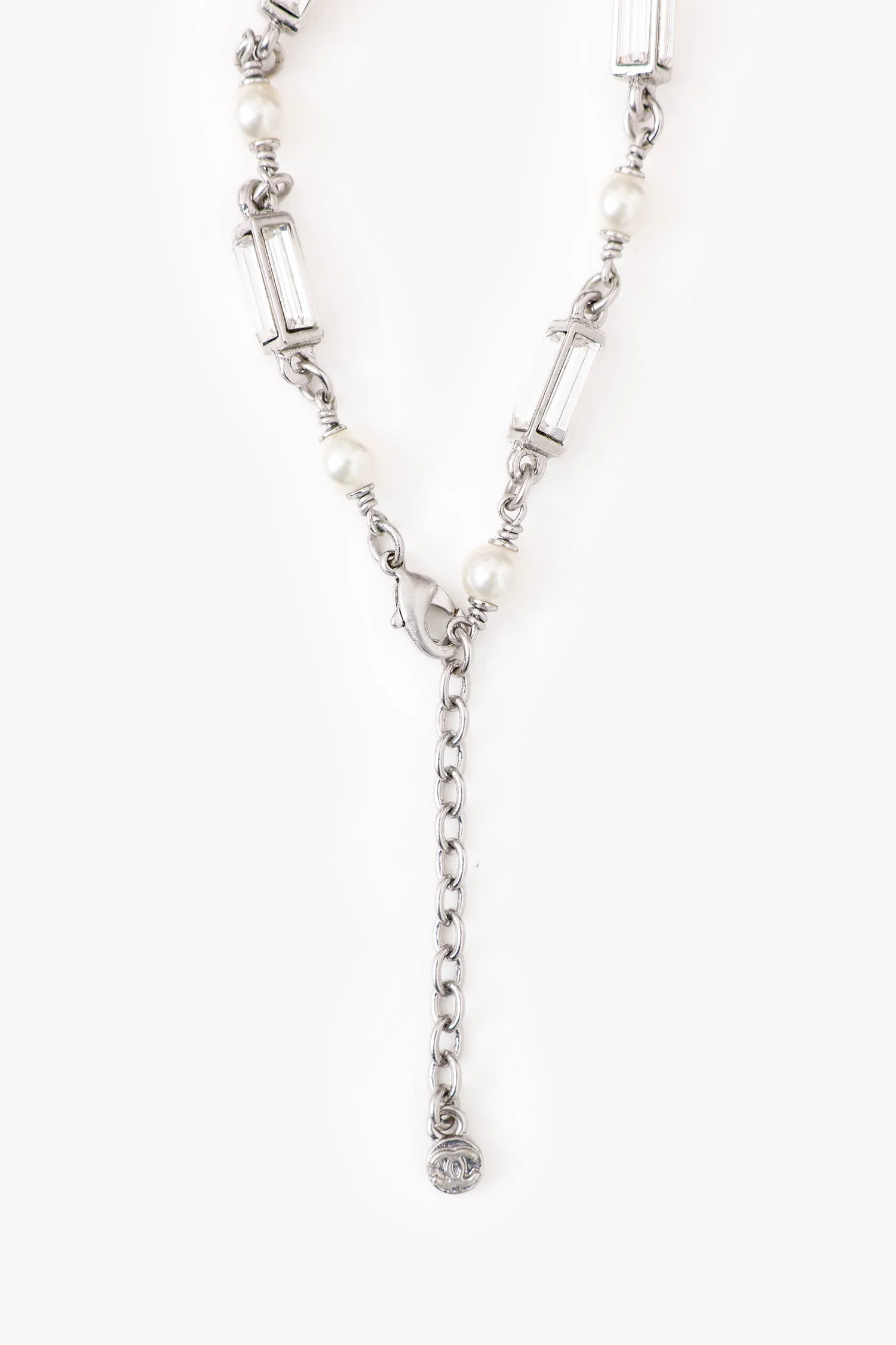 Pre-Loved Chanel™ Silver Tone Crystal Pearl Bow Bracelet - Image 3