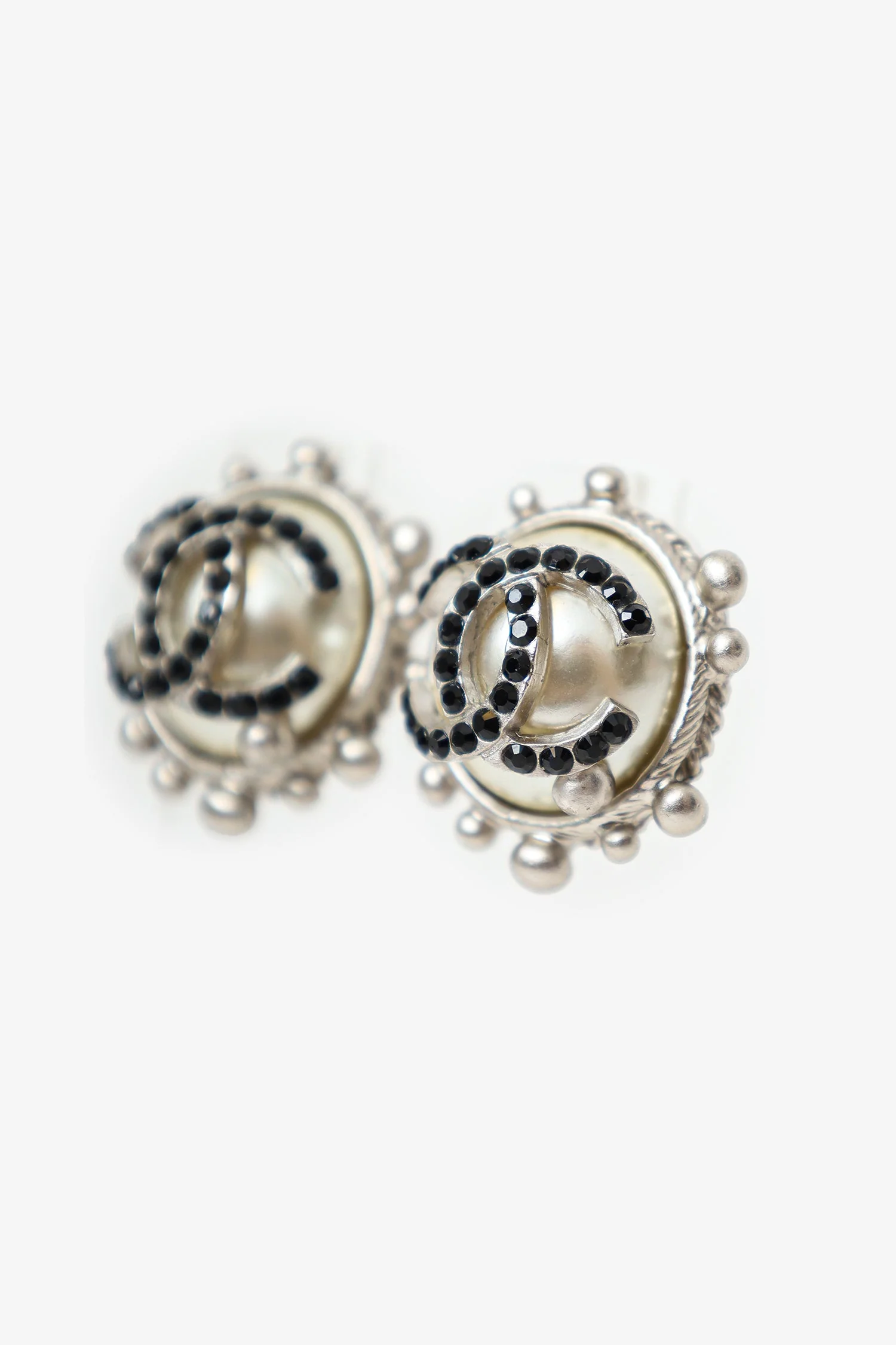 Pre-Loved Chanel™ Silver Tone Faux Pearl CC Crystal Embellished Earrings - Image 2