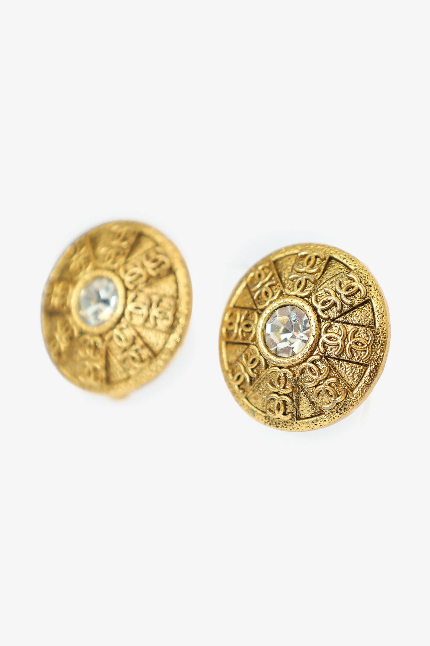 Pre-Loved Chanel™ Vintage Gold-tone CC Crystal Round Clip-on Earrings - Image 2