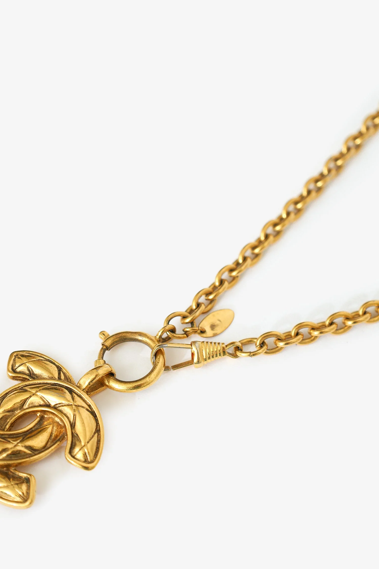 Pre-Loved Chanel™ Vintage Gold-tone CC Pendant Necklace - Image 4