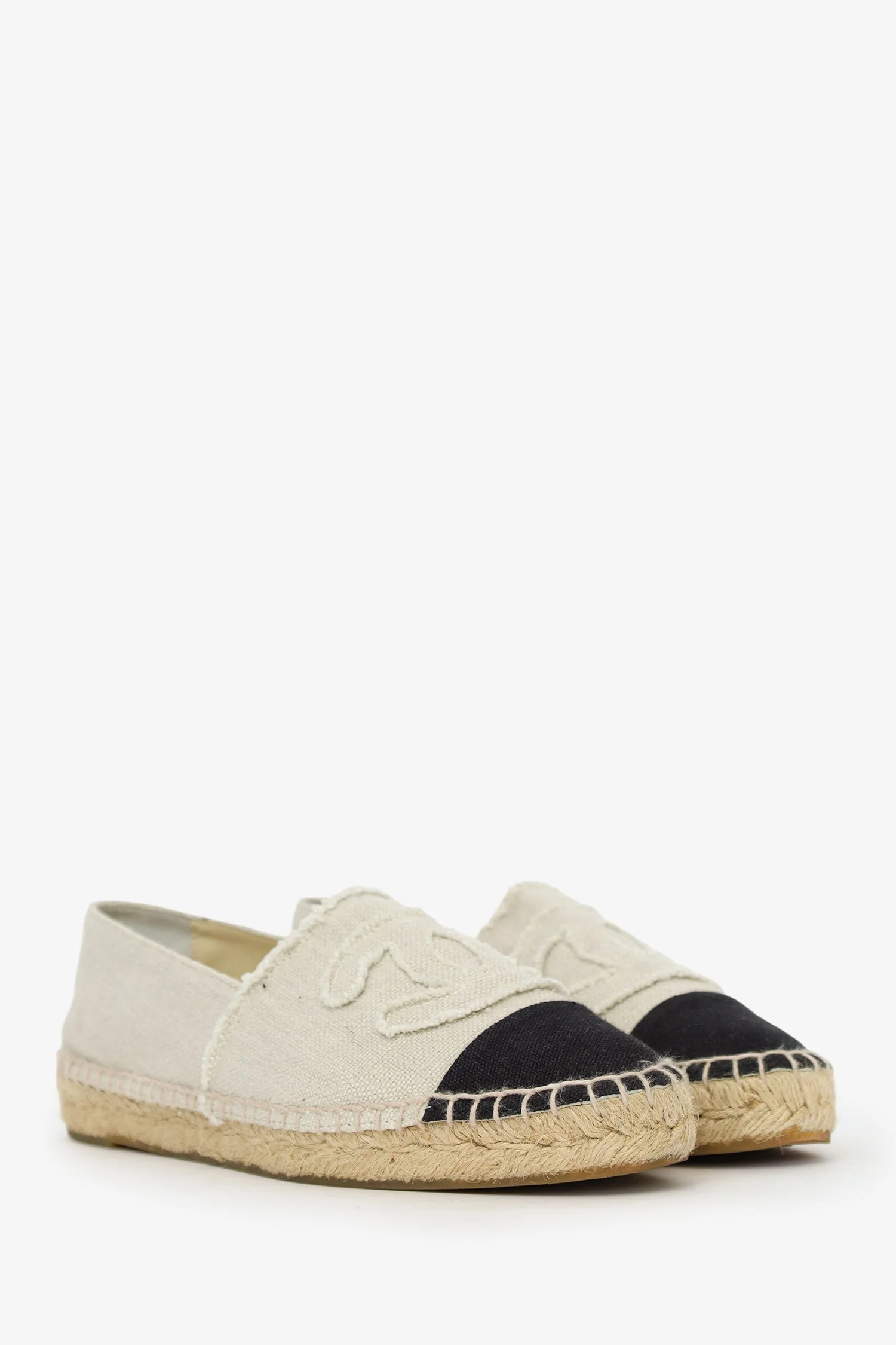 Pre-Loved Chanel™ White/Black Canvas CC Espadrille Flats Size 40 - Image 2