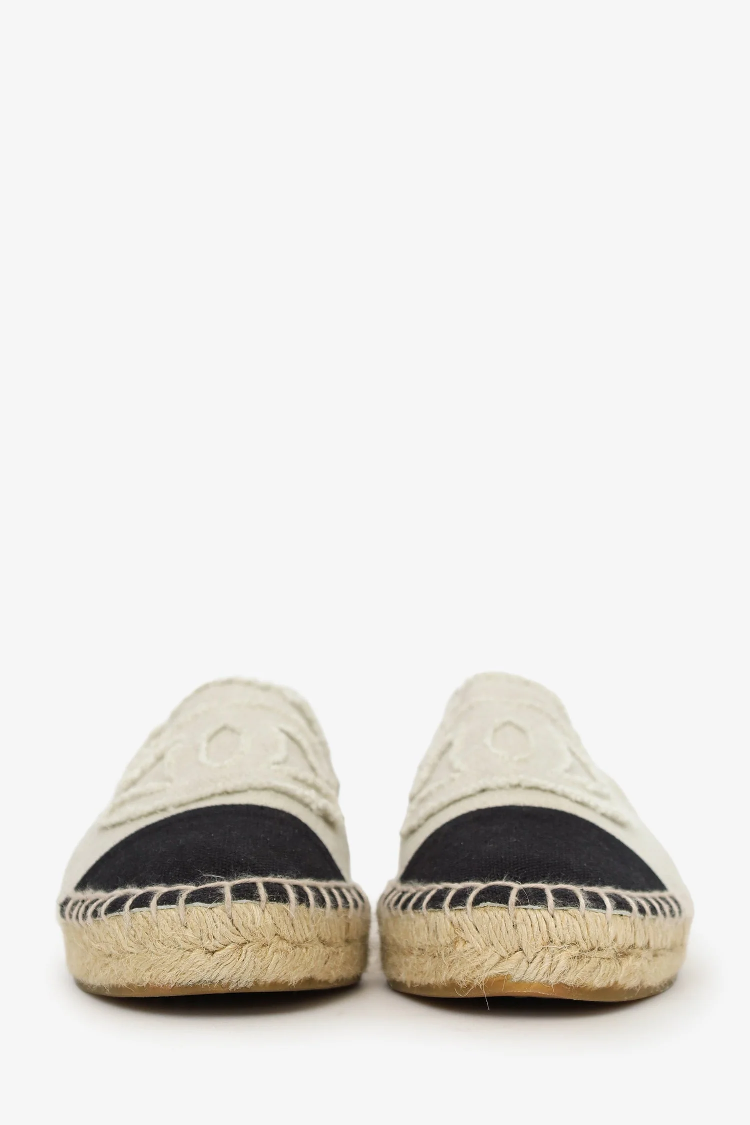 Pre-Loved Chanel™ White/Black Canvas CC Espadrille Flats Size 40 - Image 3