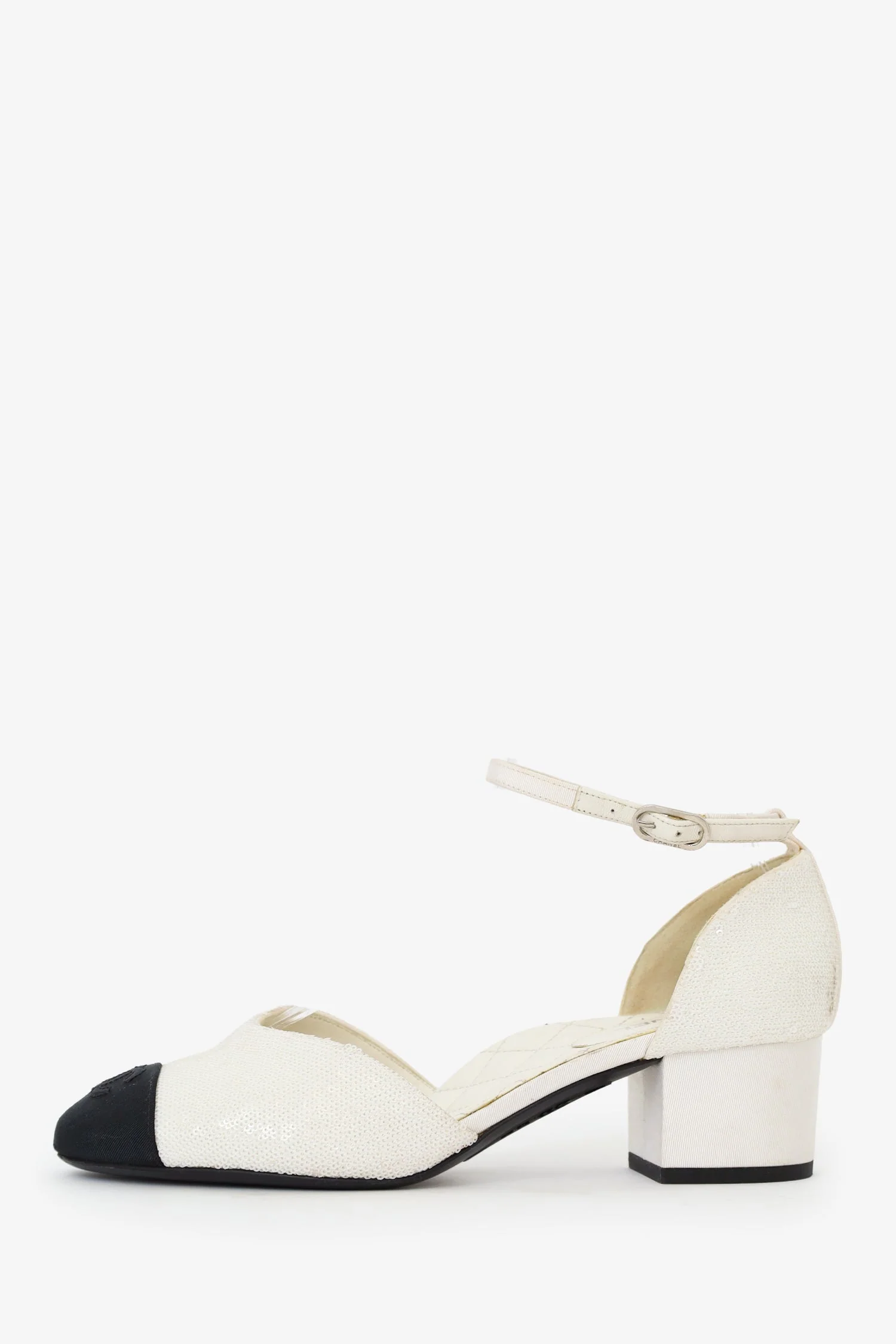 Pre-Loved Chanel™ White/Black Sequined CC Slingback Sandals Size 38.5 - Image 4