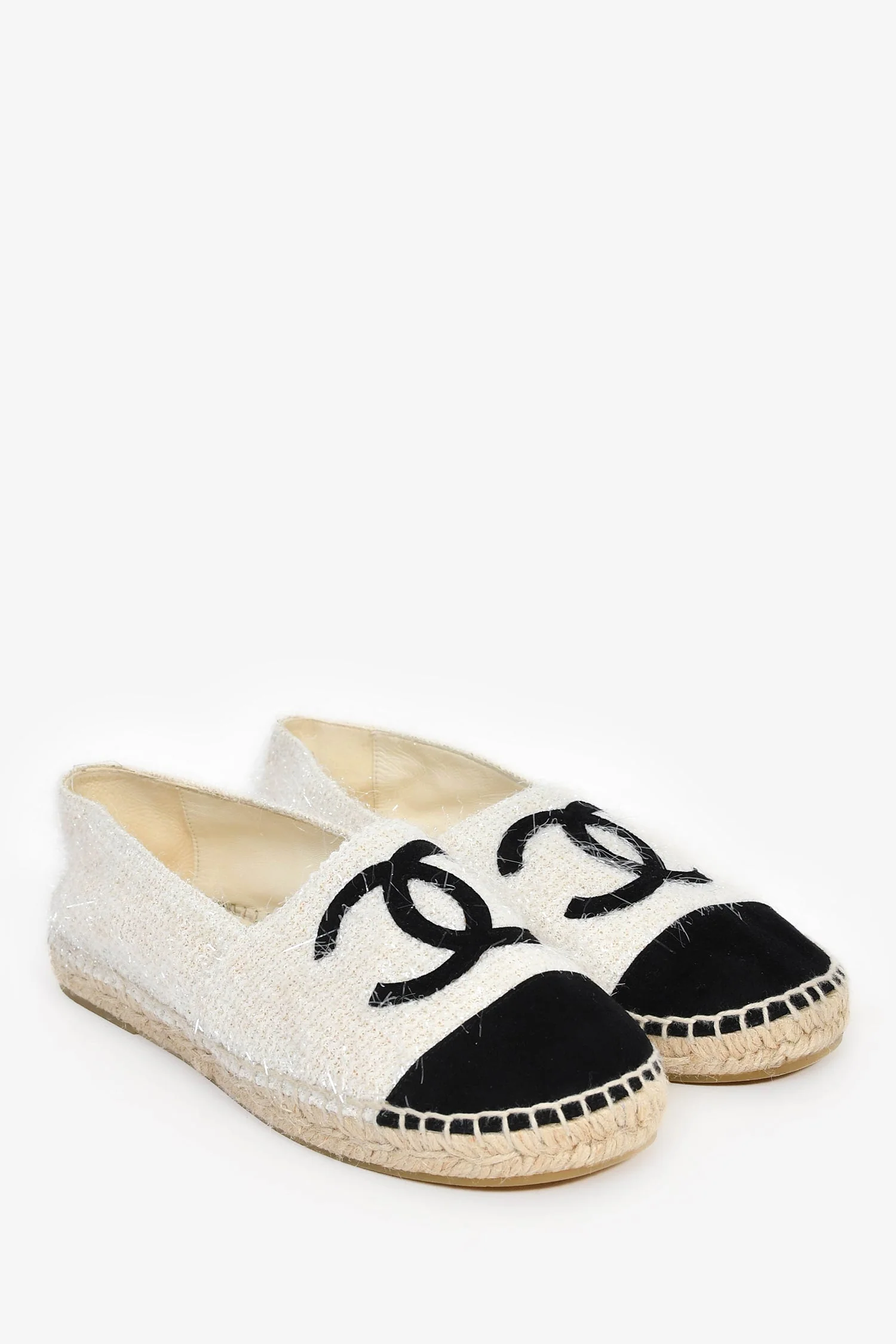 Pre-Loved Chanel™ White/Black Tweed Velvet CC Espadrille Flats Size 36 - Image 2