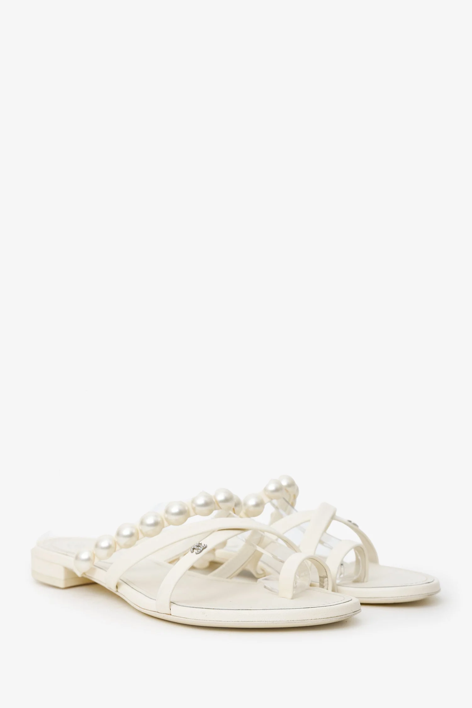 Pre-Loved Chanel™ White Leather Pearl CC Slides Size 38.5 - Image 2