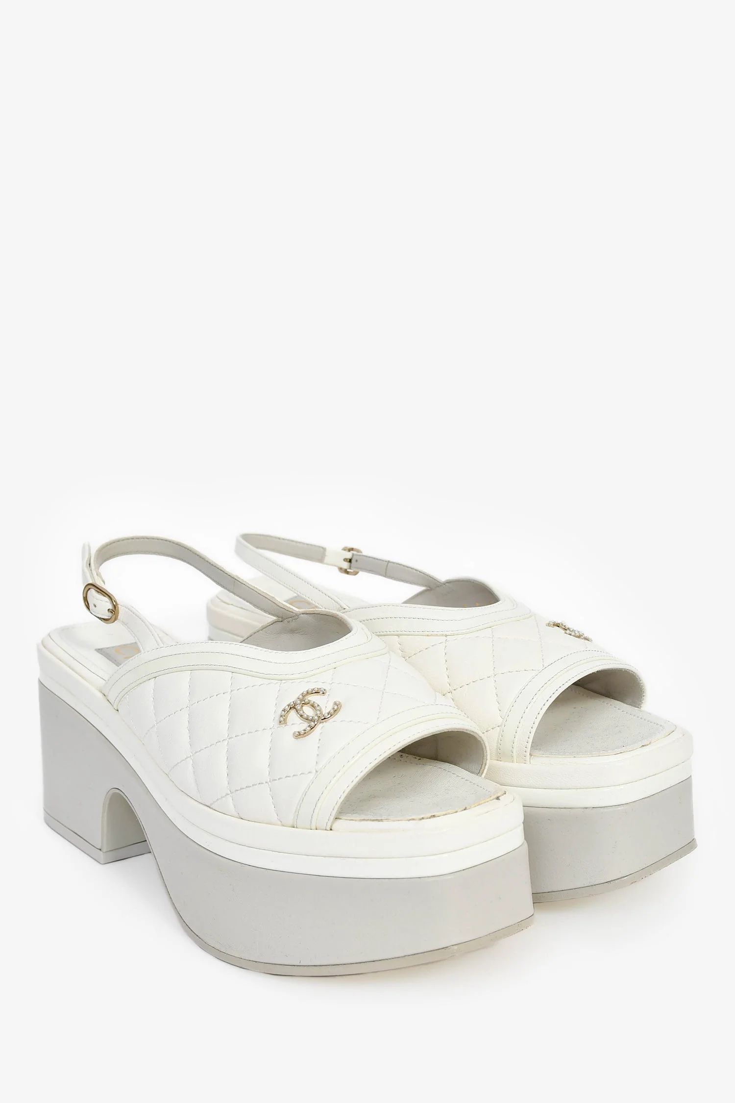 Pre-Loved Chanel™ White Leather Quilted CC Platform Sandals Size 36 - Image 2