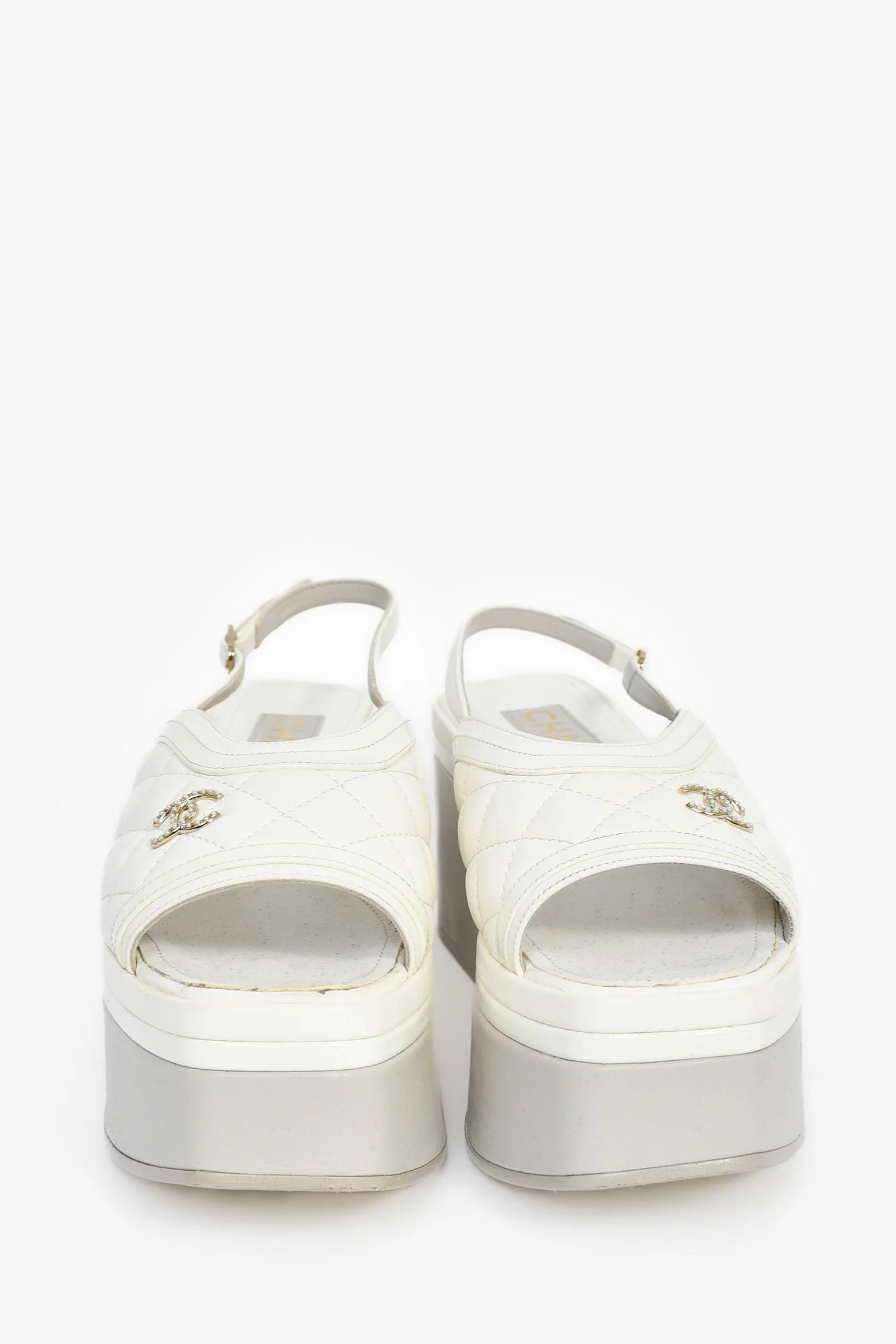 Pre-Loved Chanel™ White Leather Quilted CC Platform Sandals Size 36 - Image 3