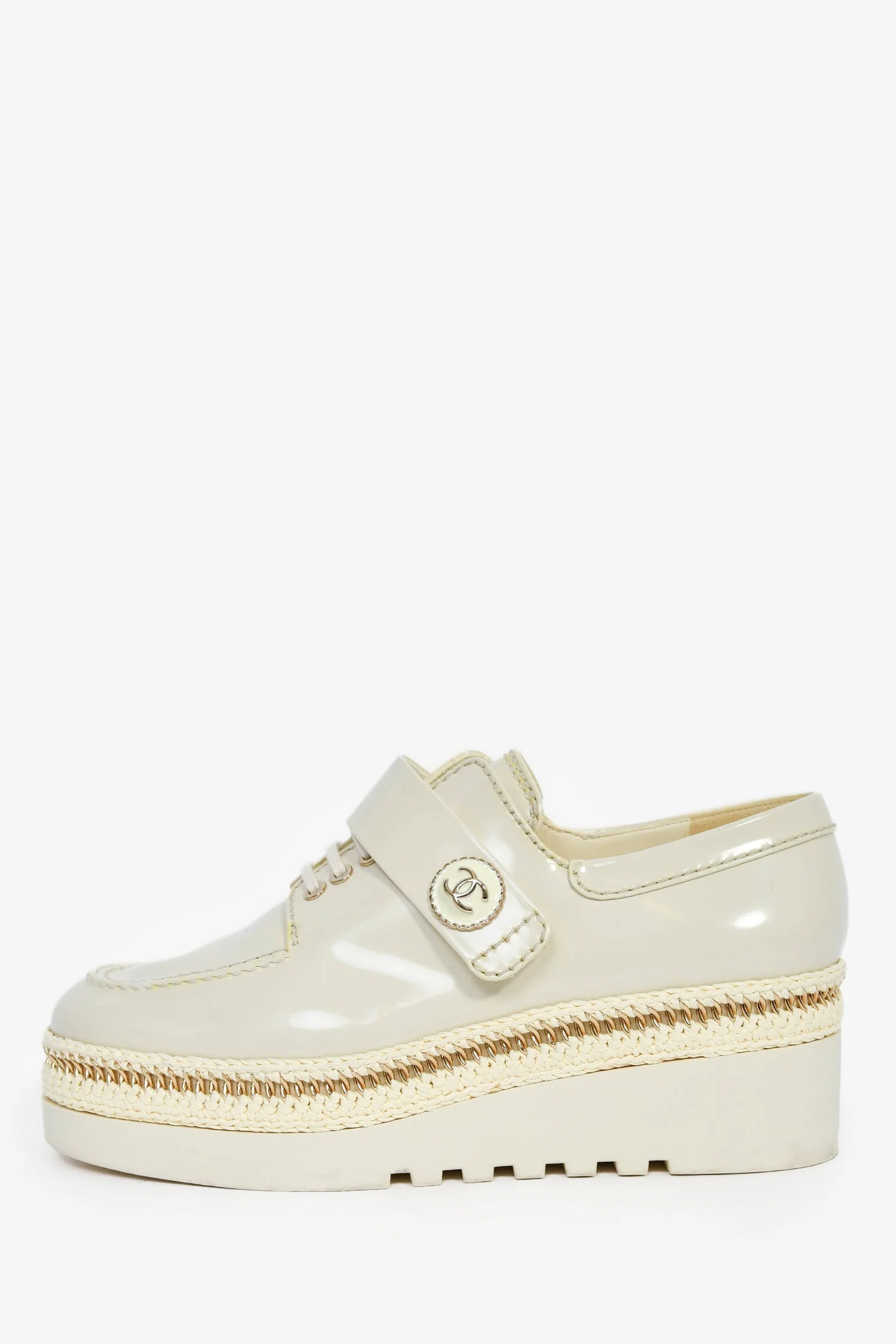 Pre-Loved Chanel™ White Patent Leather CC Gold Chain Platform Loafers Size 36.5 - Image 4