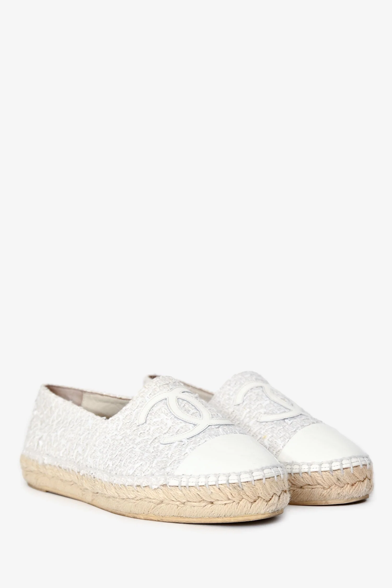 Pre-Loved Chanel™ White Patent Leather/Tweed CC Logo Espadrilles Size 36 - Image 2