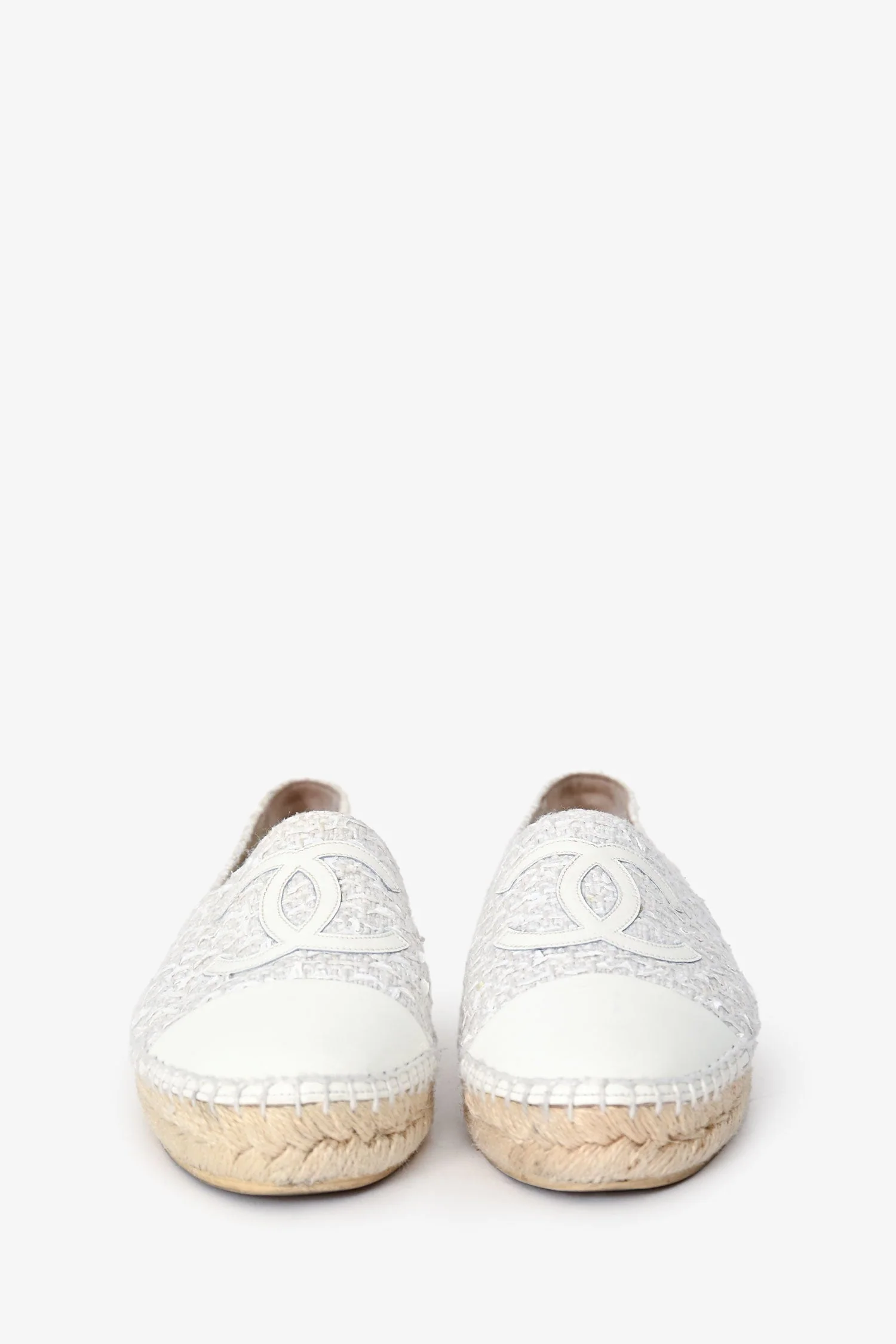 Pre-Loved Chanel™ White Patent Leather/Tweed CC Logo Espadrilles Size 36 - Image 3